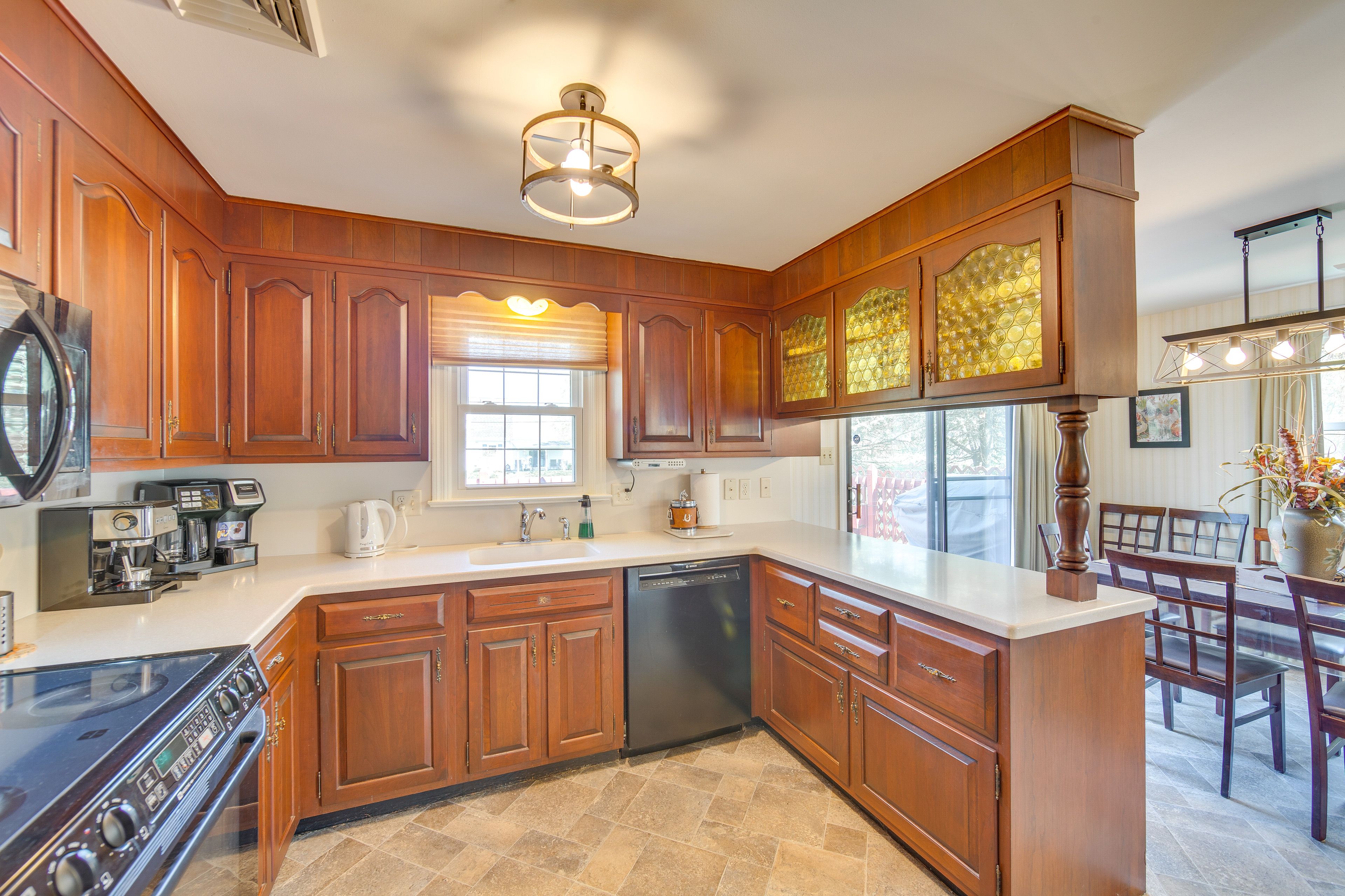 Kitchen | Free WiFi | Central Air Conditioning | Convenient Location