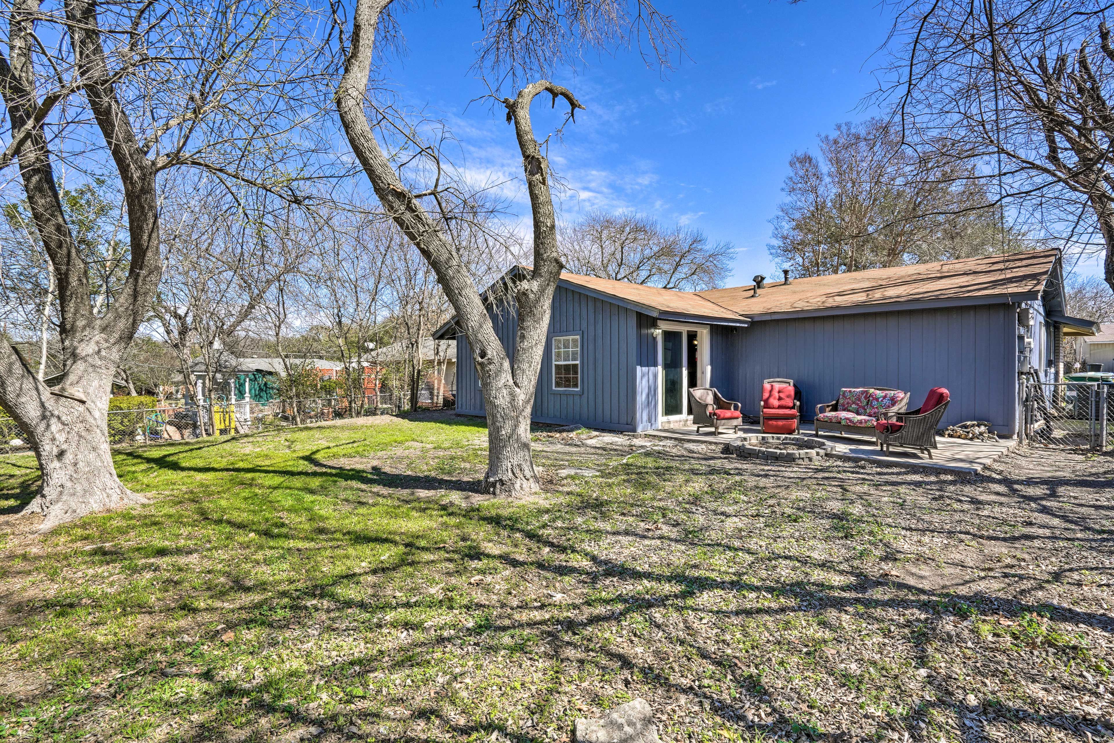 Fenced Yard | Fire Pit