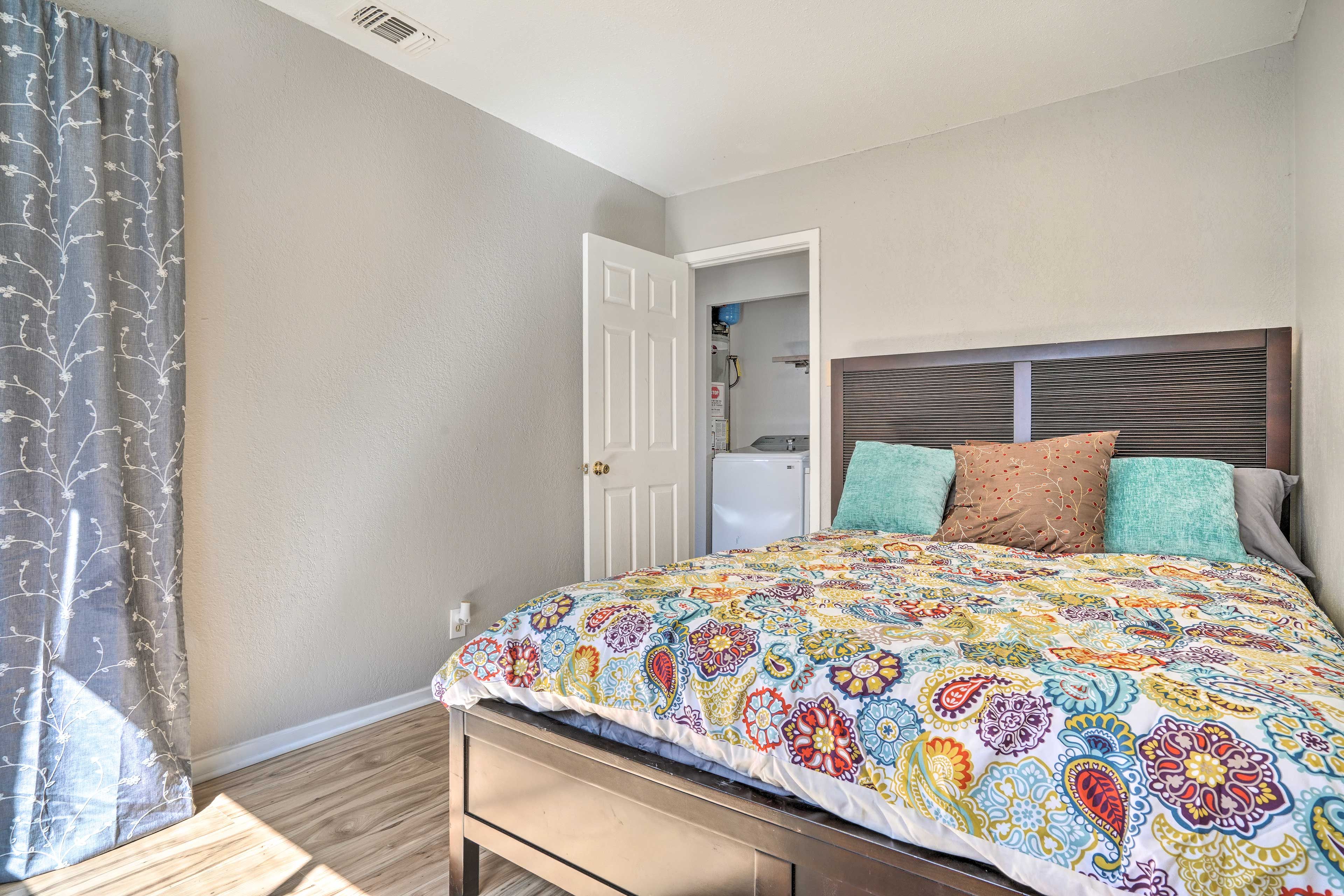 Bedroom 3 | Queen Bed