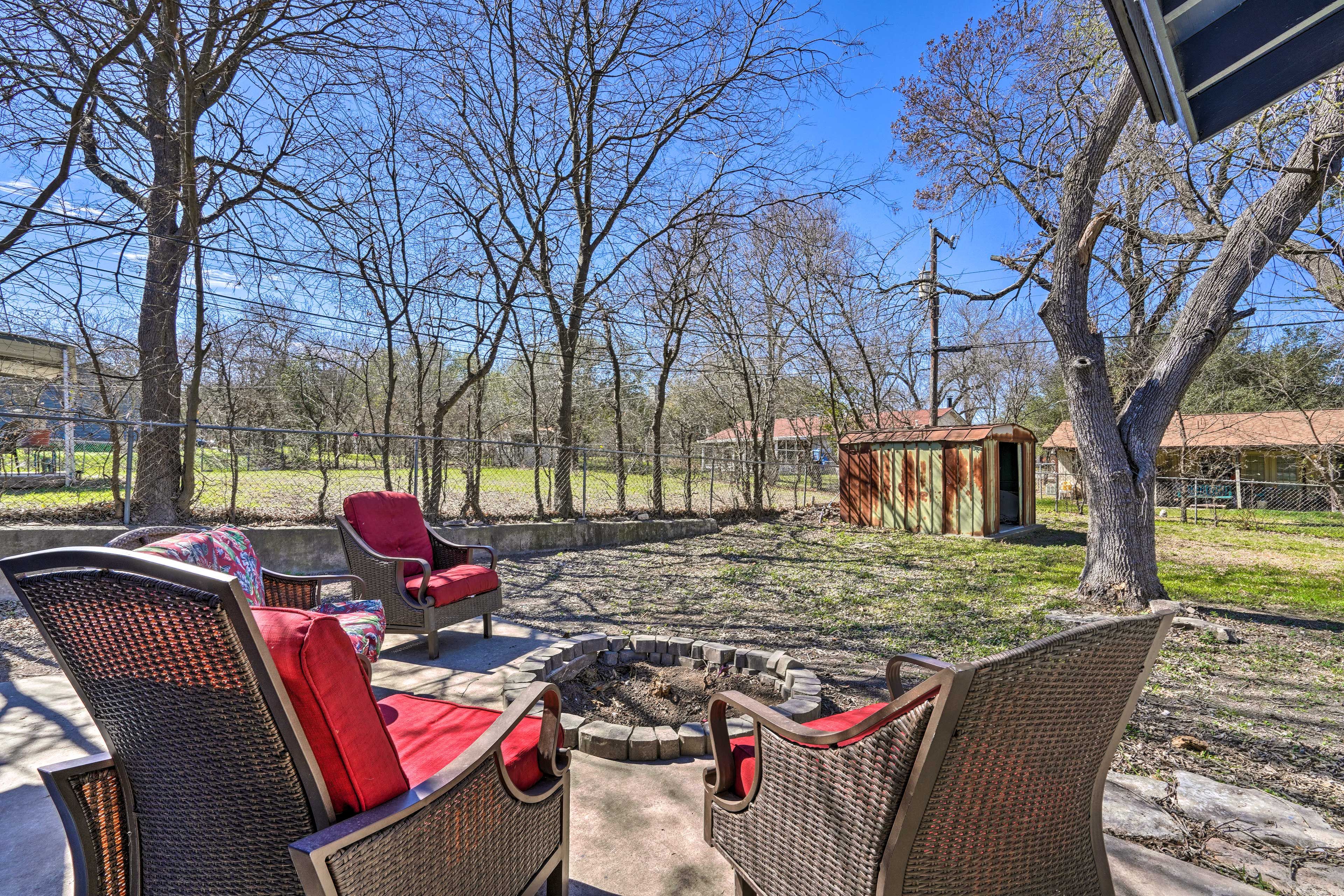 Fenced Yard | Fire Pit