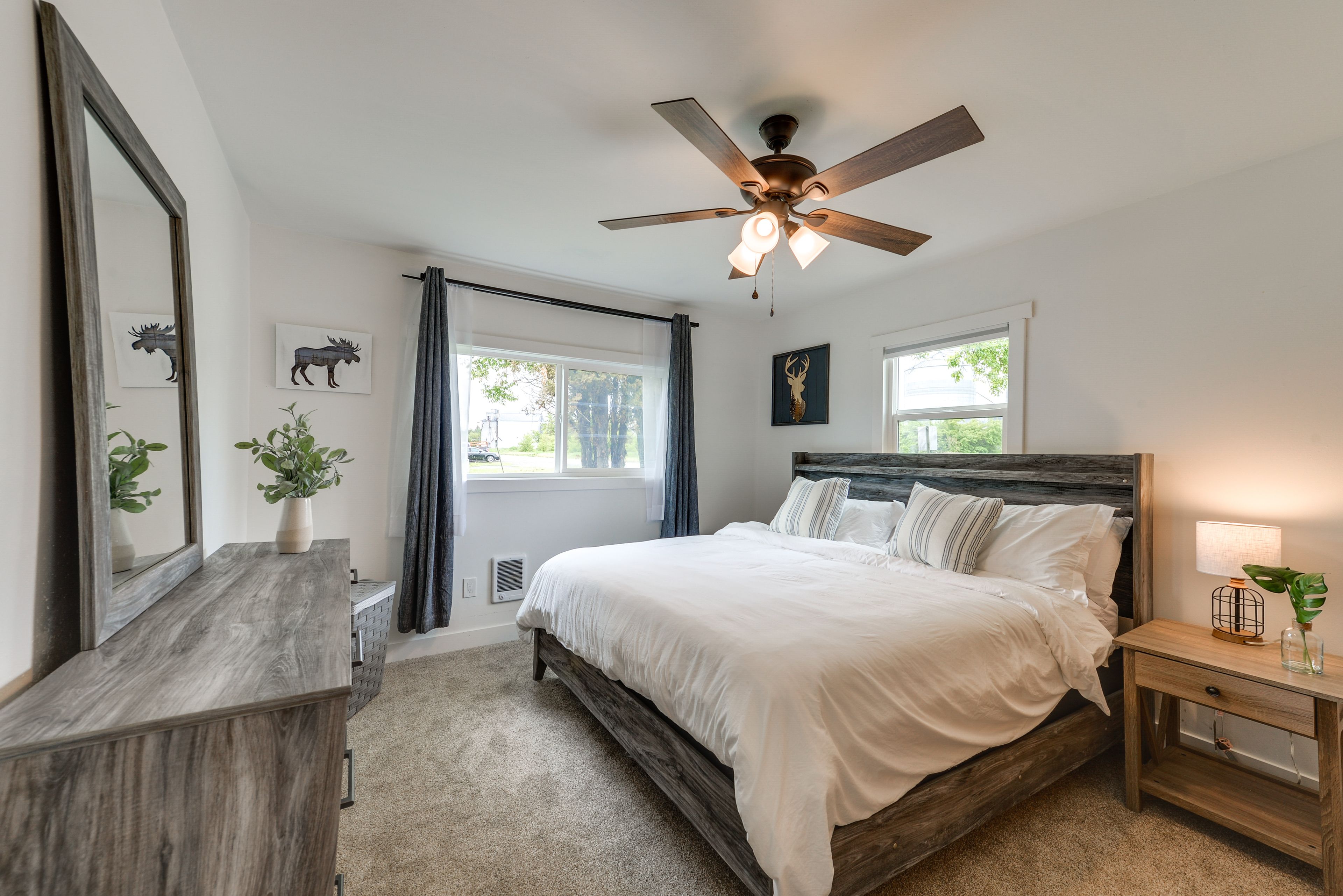 Bedroom 1 | King Bed