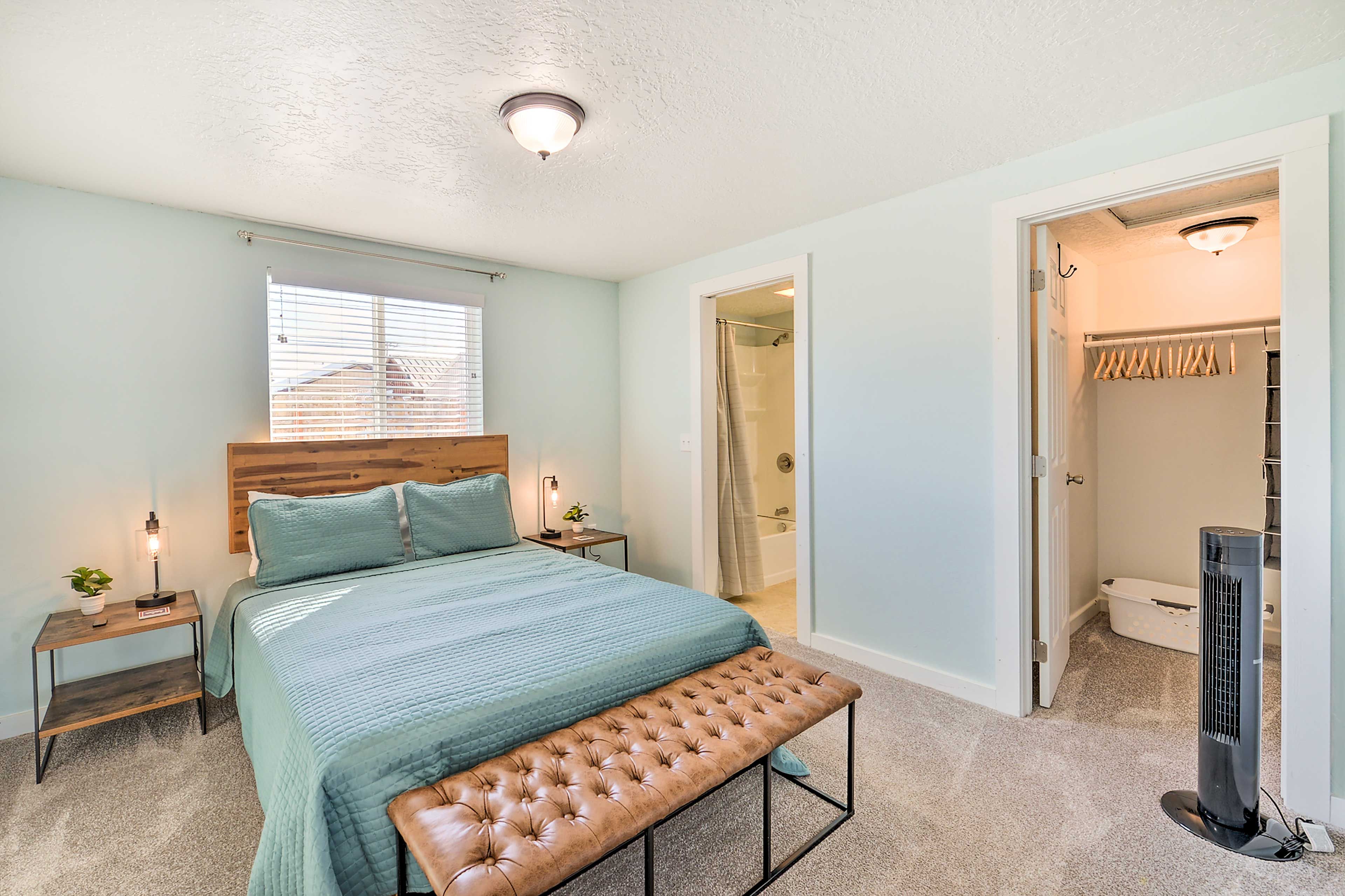Bedroom 2 | 1st Floor | Queen Bed | En-Suite Bathroom