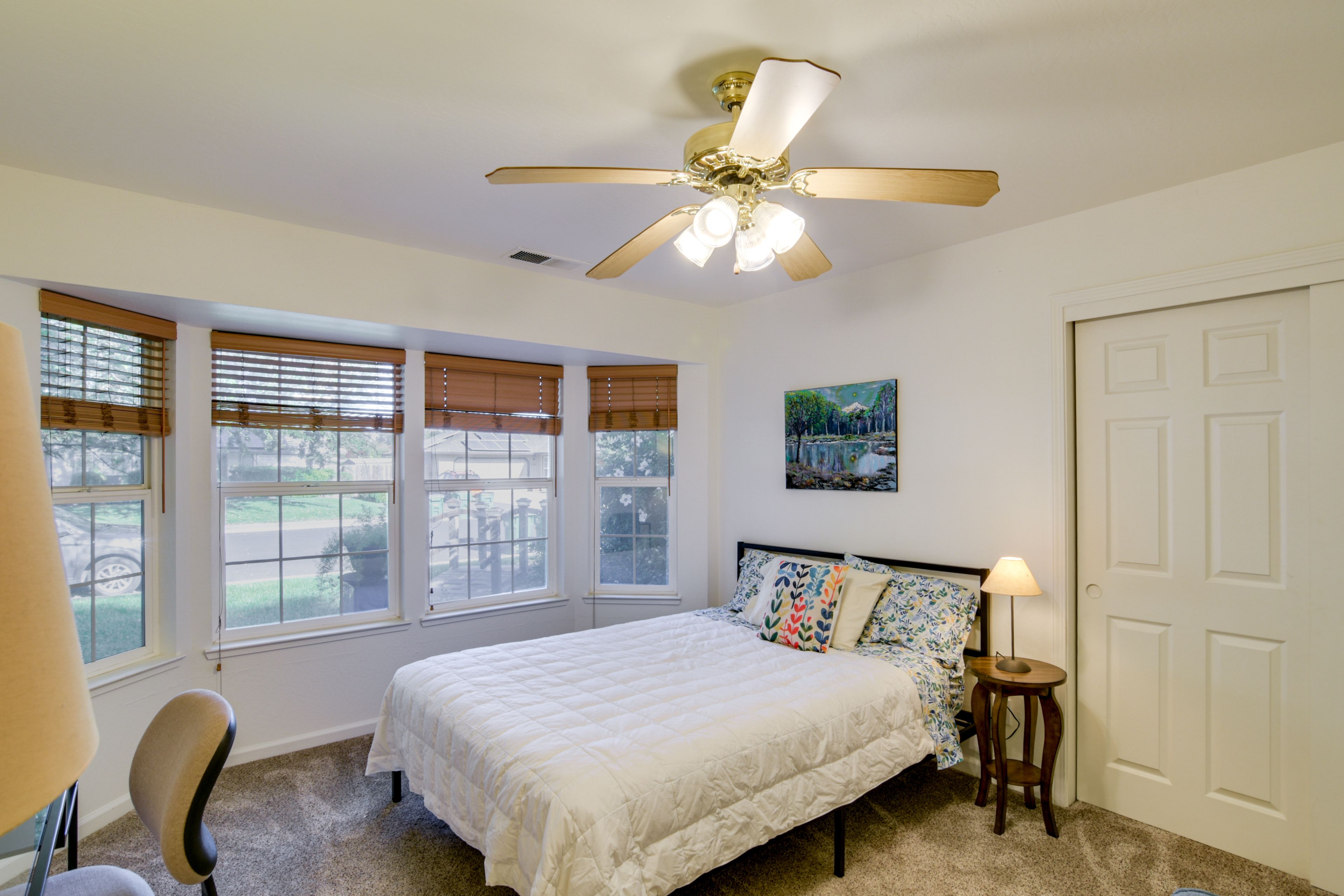 Bedroom 3 | Queen Bed | Desk