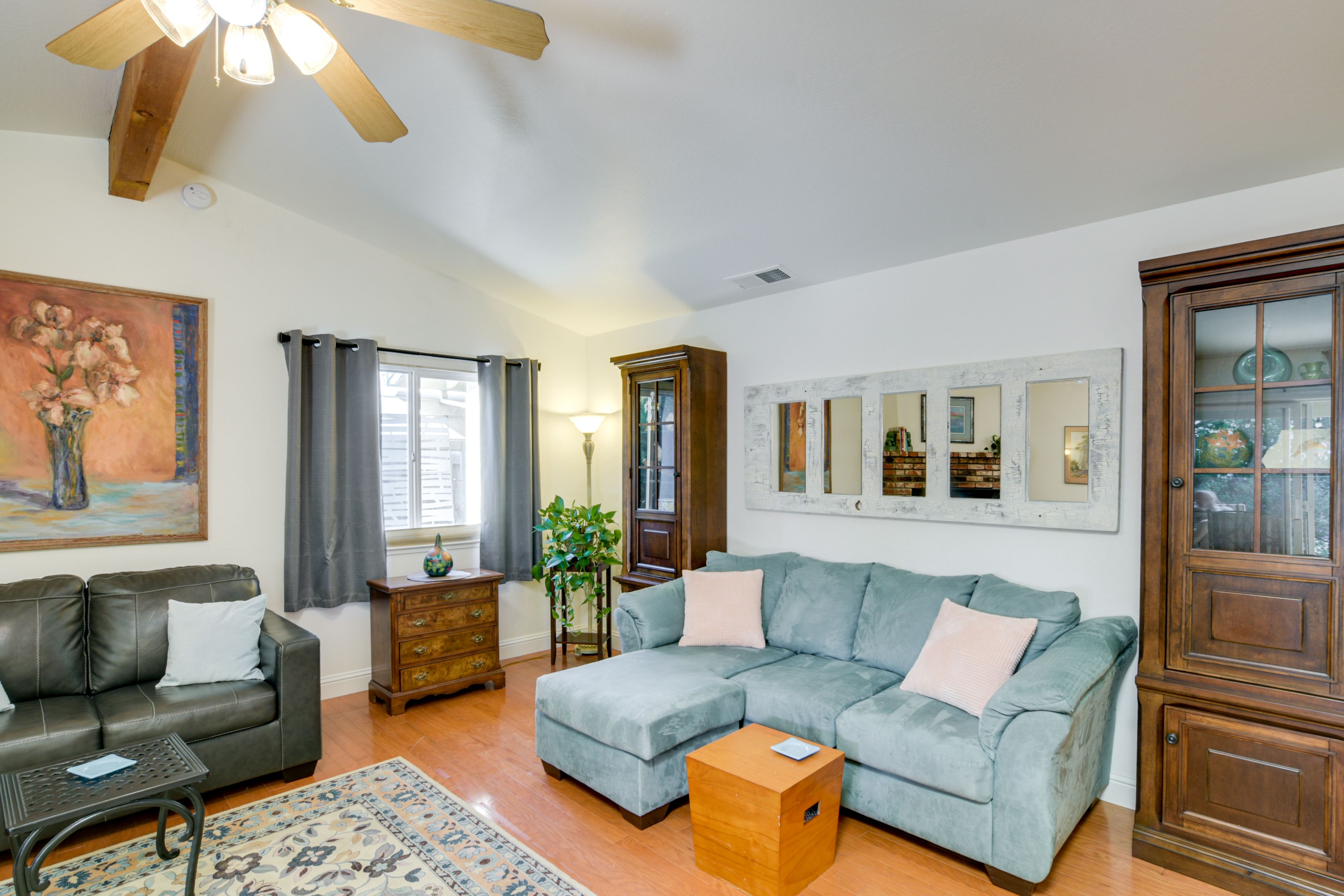 Living Room | Smart TV