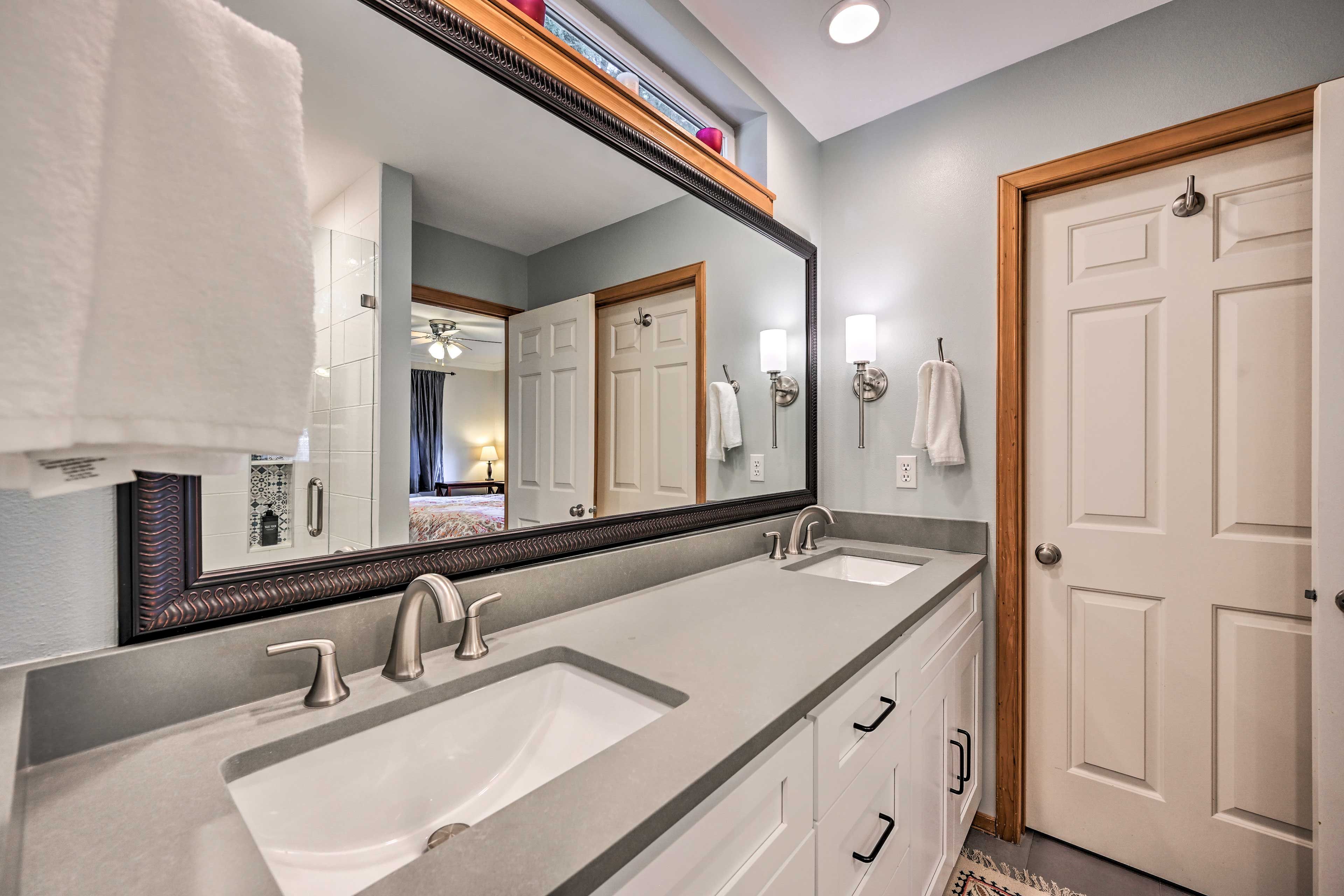En-Suite Bathroom | Complimentary Toiletries