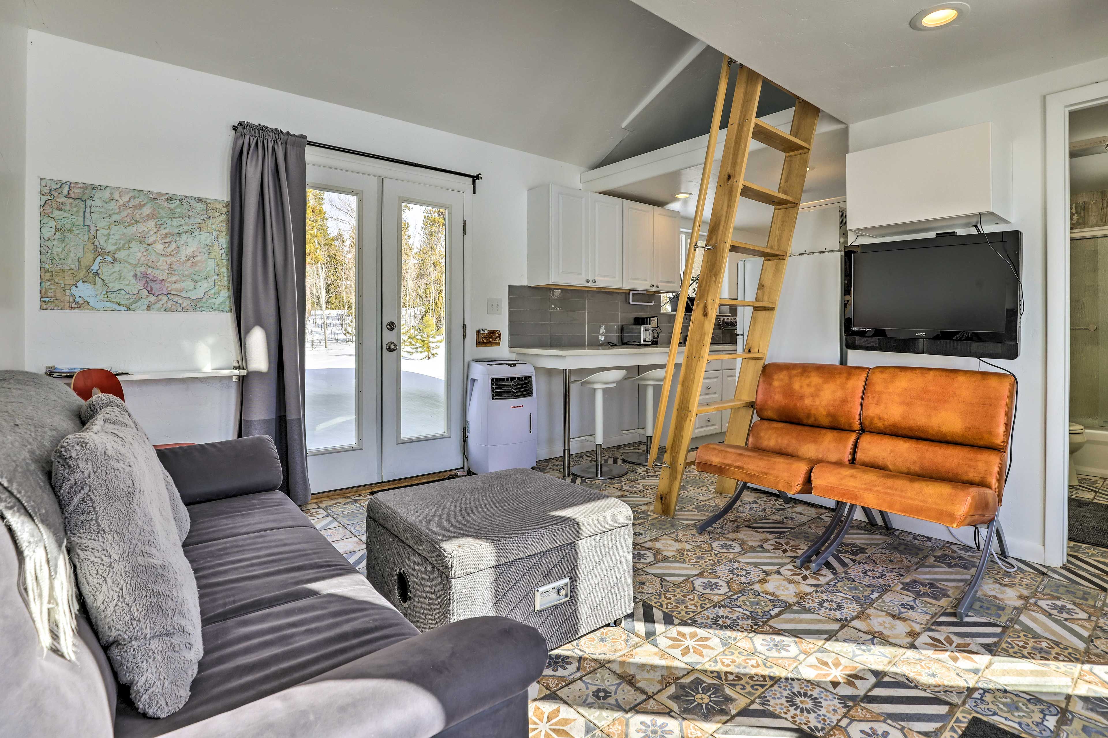 Living Area | Free WiFi | Central Heat