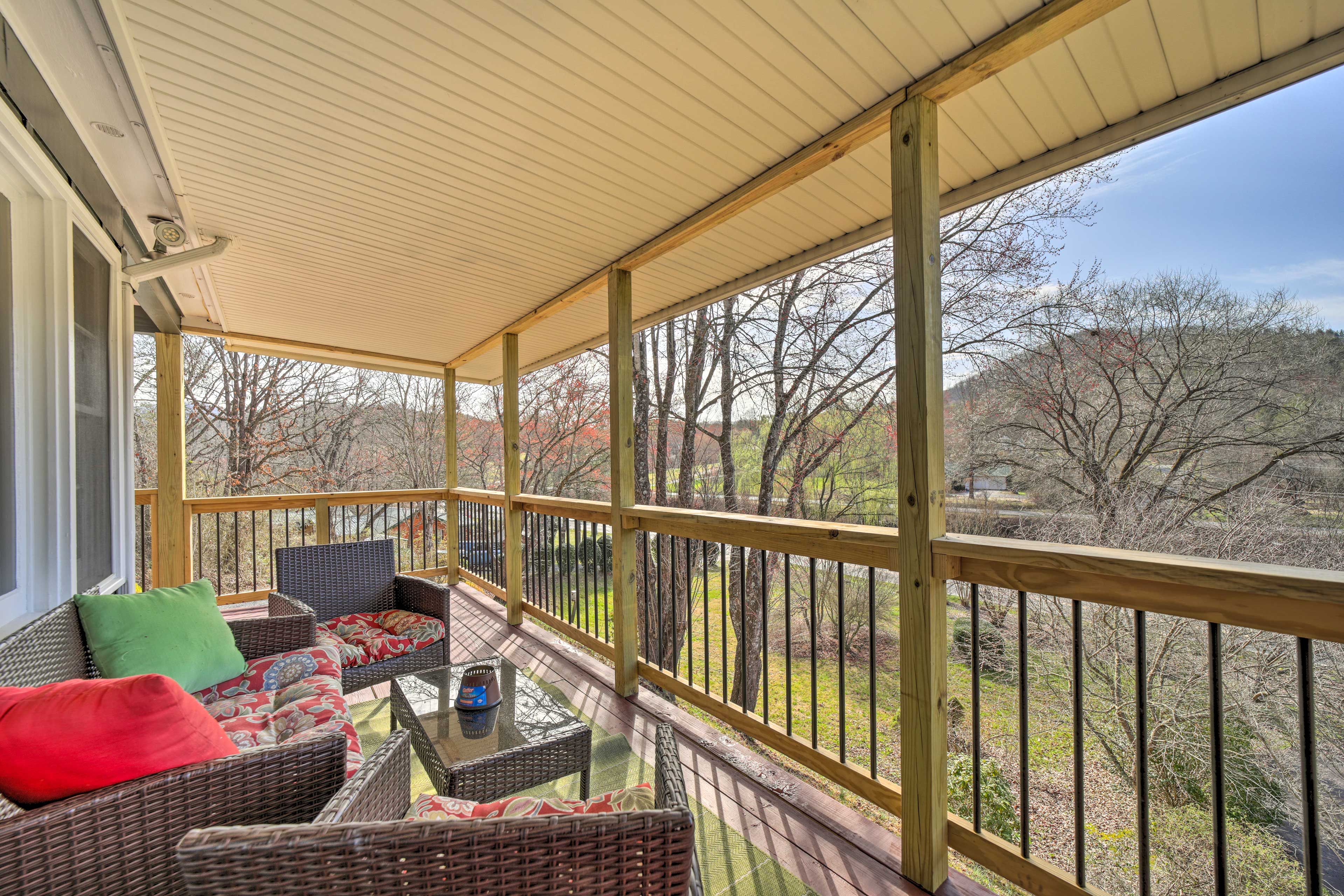 Sylva Vacation Rental | 2BR | 1BA | 700 Sq Ft | Stairs Required to Access