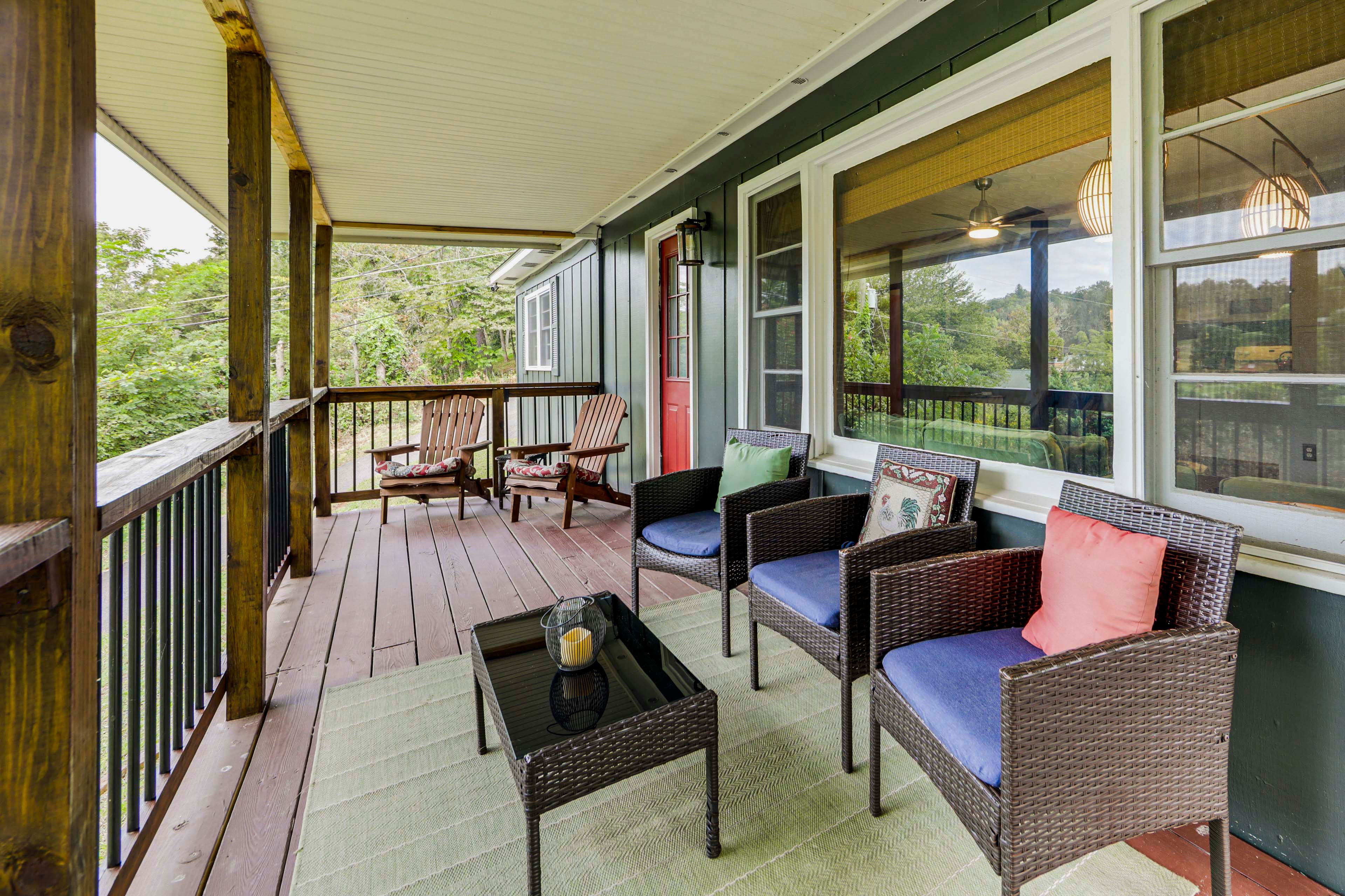 Wraparound Deck | Seating | River Views