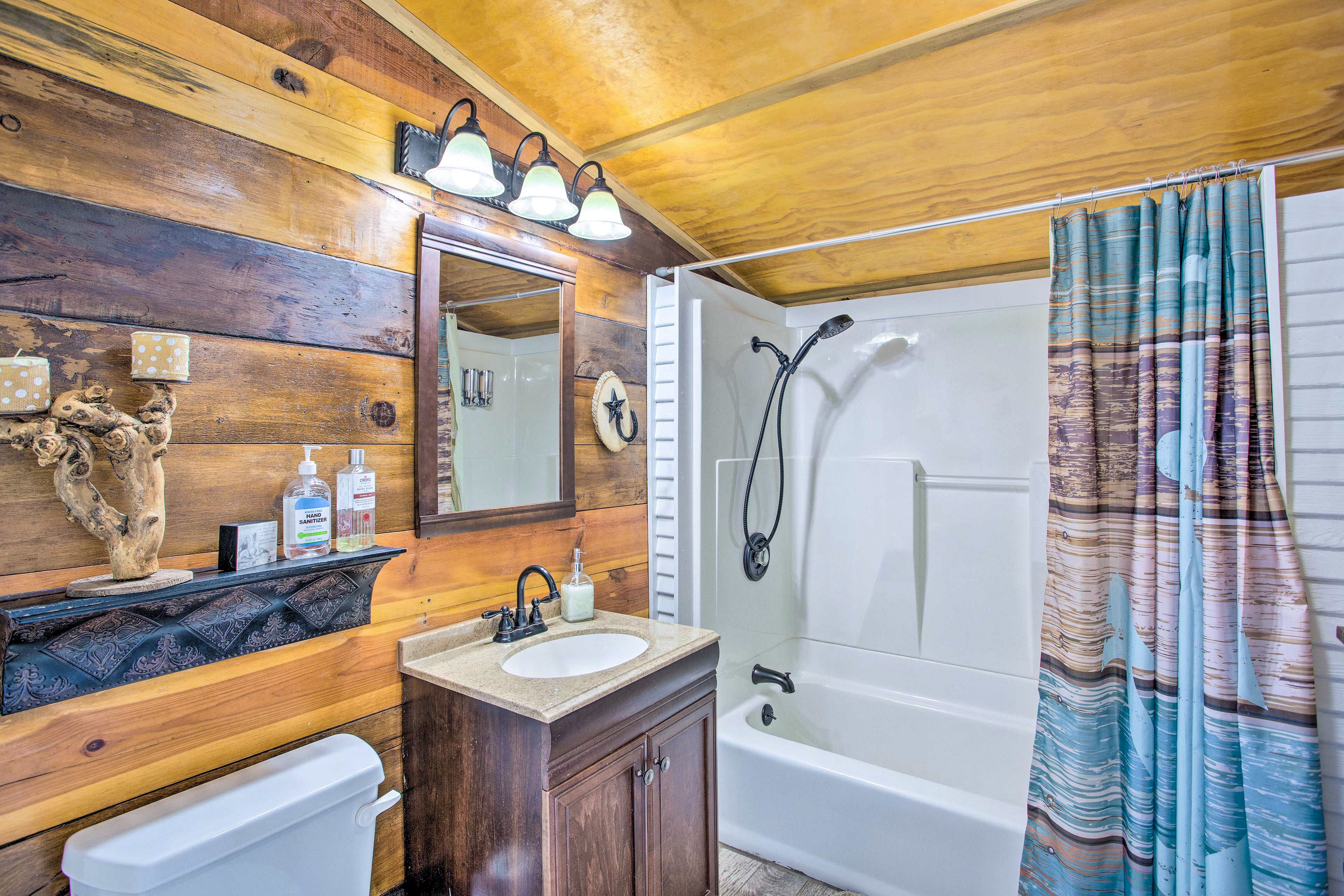 Full Bathroom
