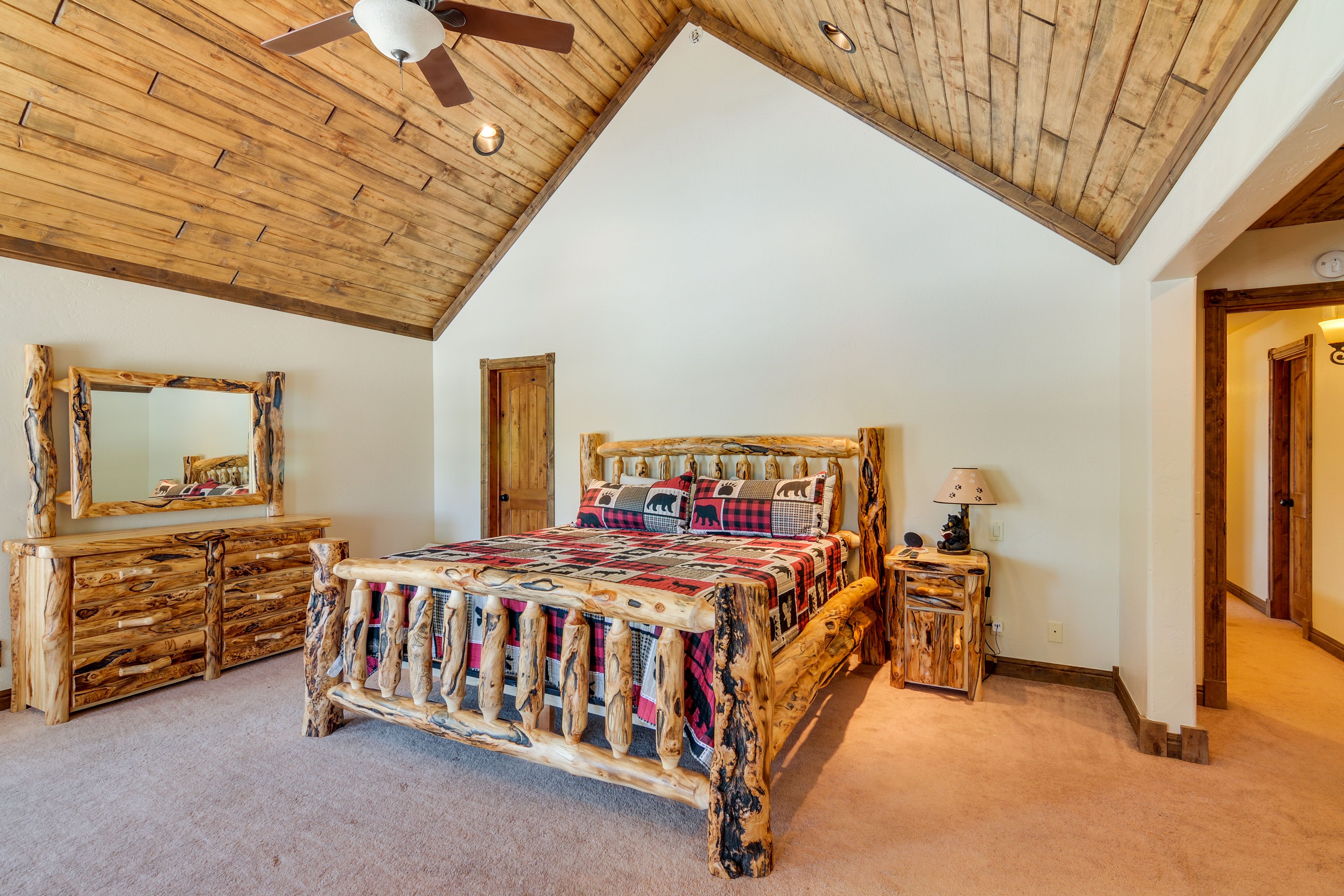 Bedroom 3 | King Bed