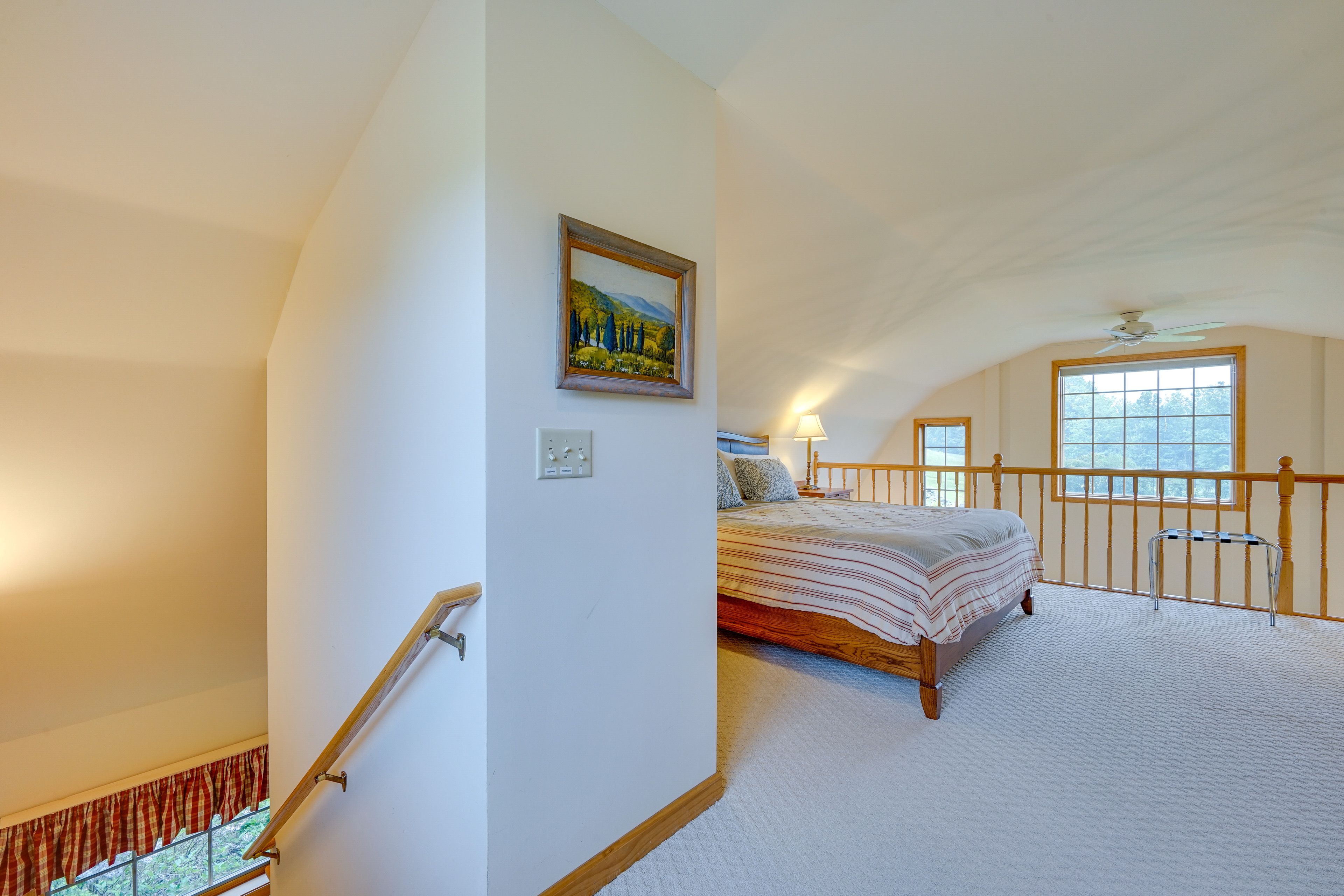 Loft | King Bed | Linens Provided