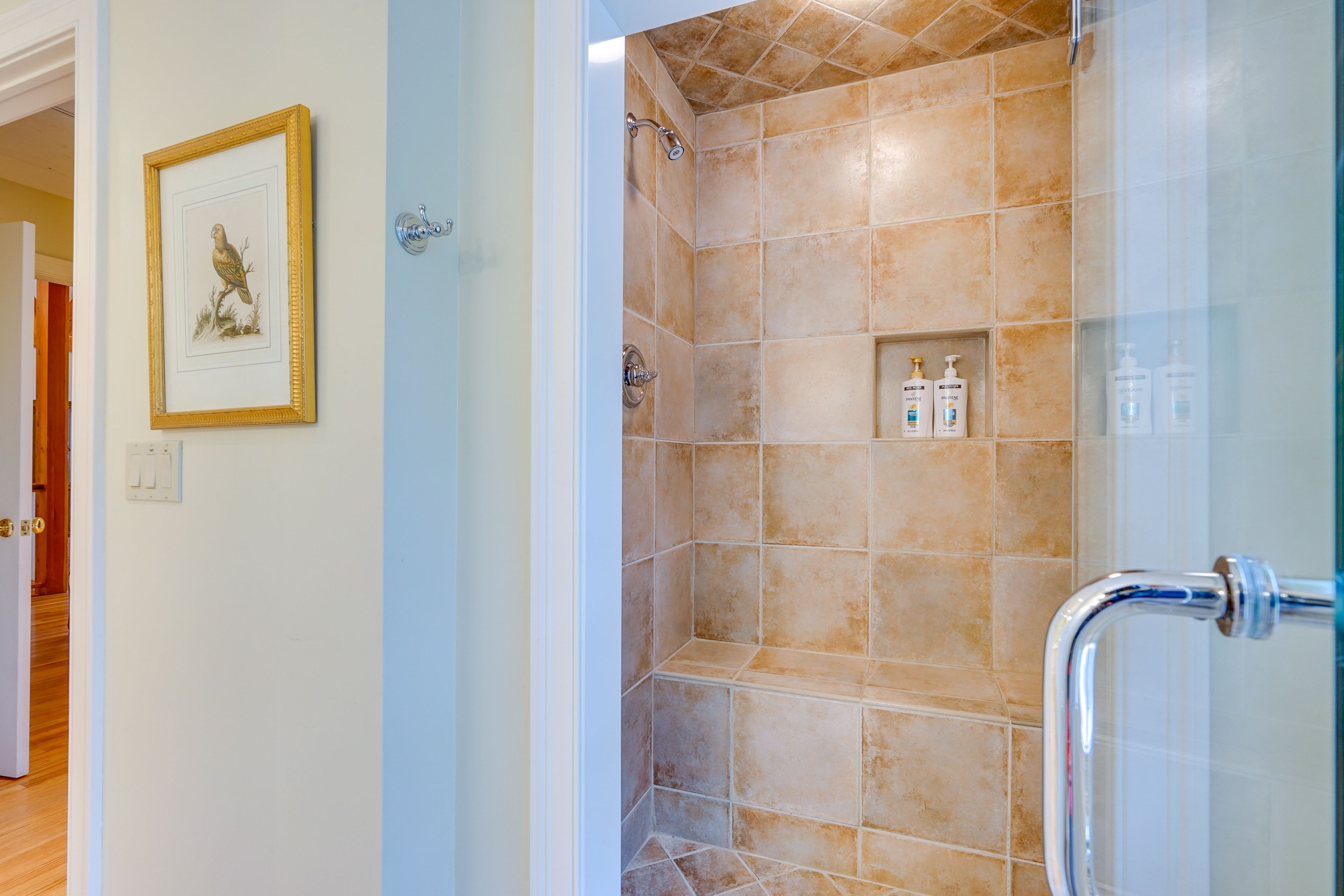 Full En-Suite Bathroom