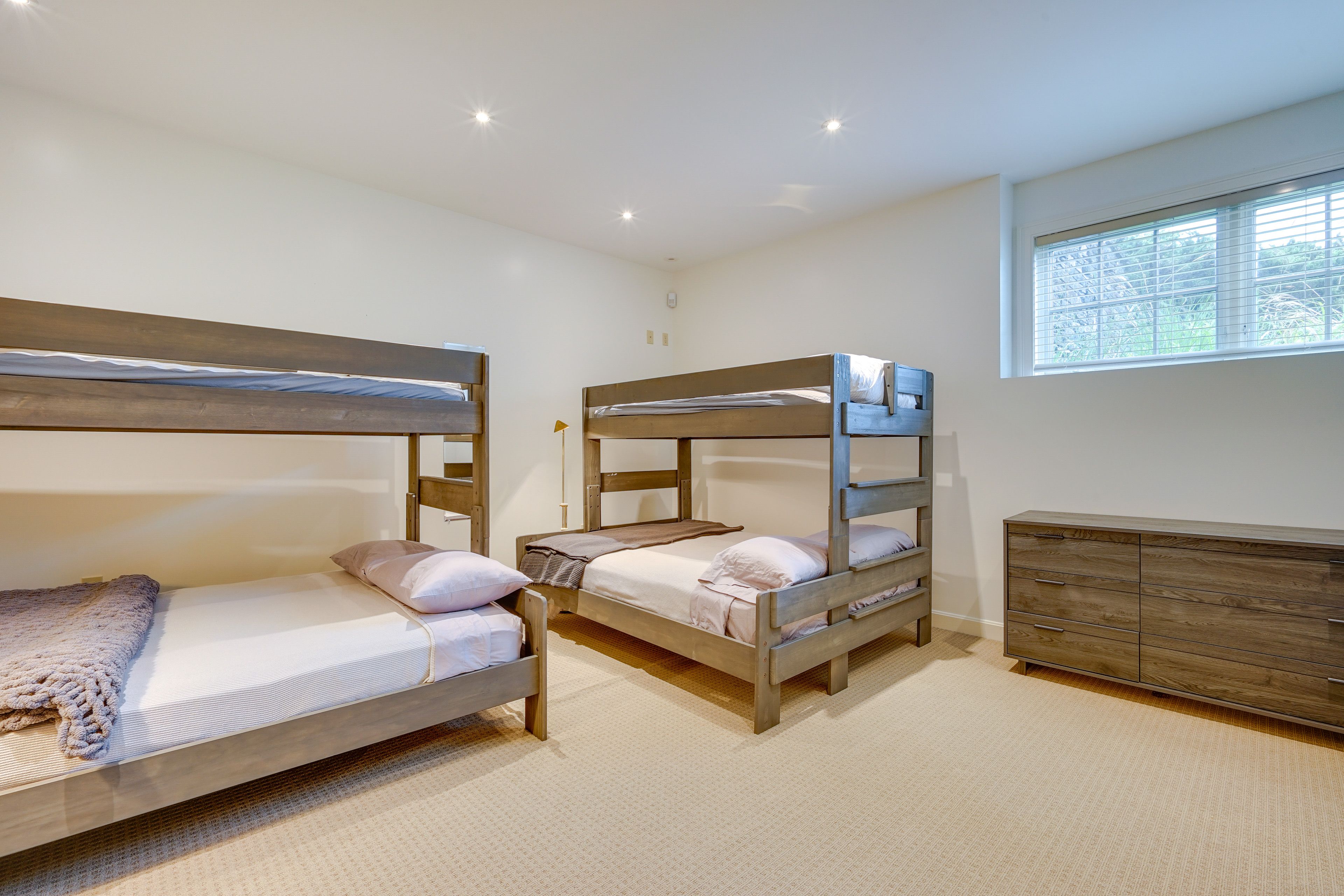 Bedroom 3 | 2 Twin/Queen Bunk Beds