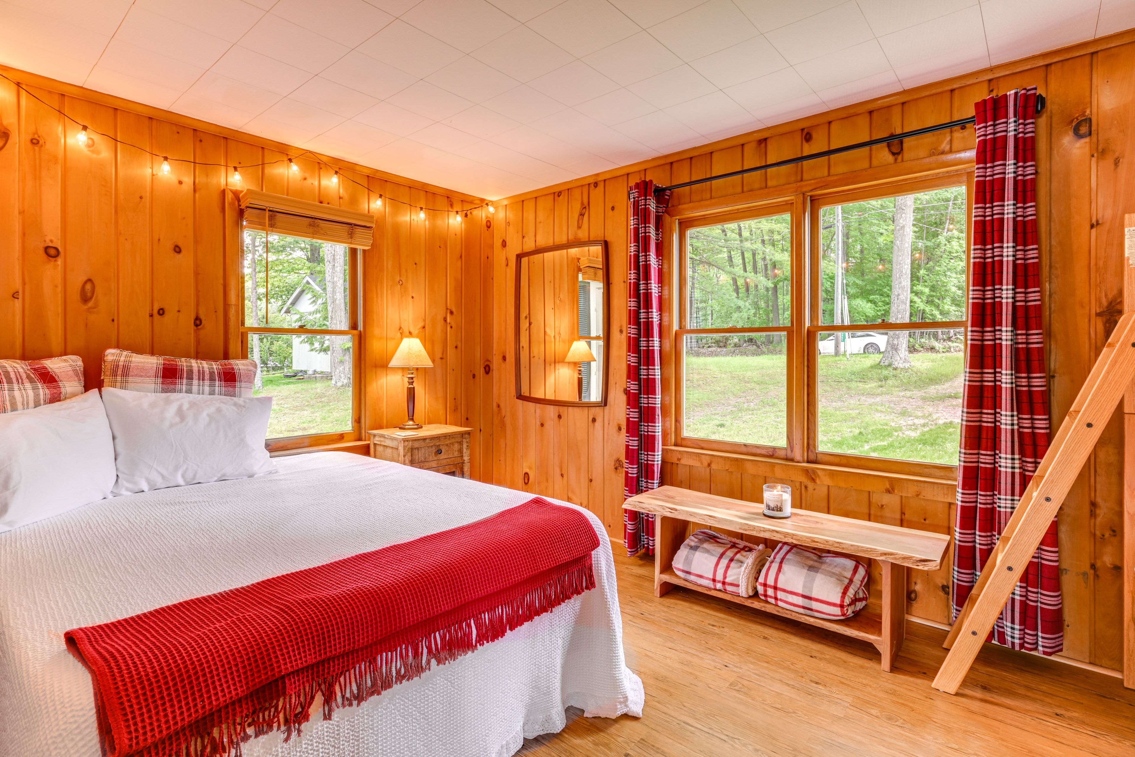 Bedroom 1 | Queen Bed | Twin Bunk Bed