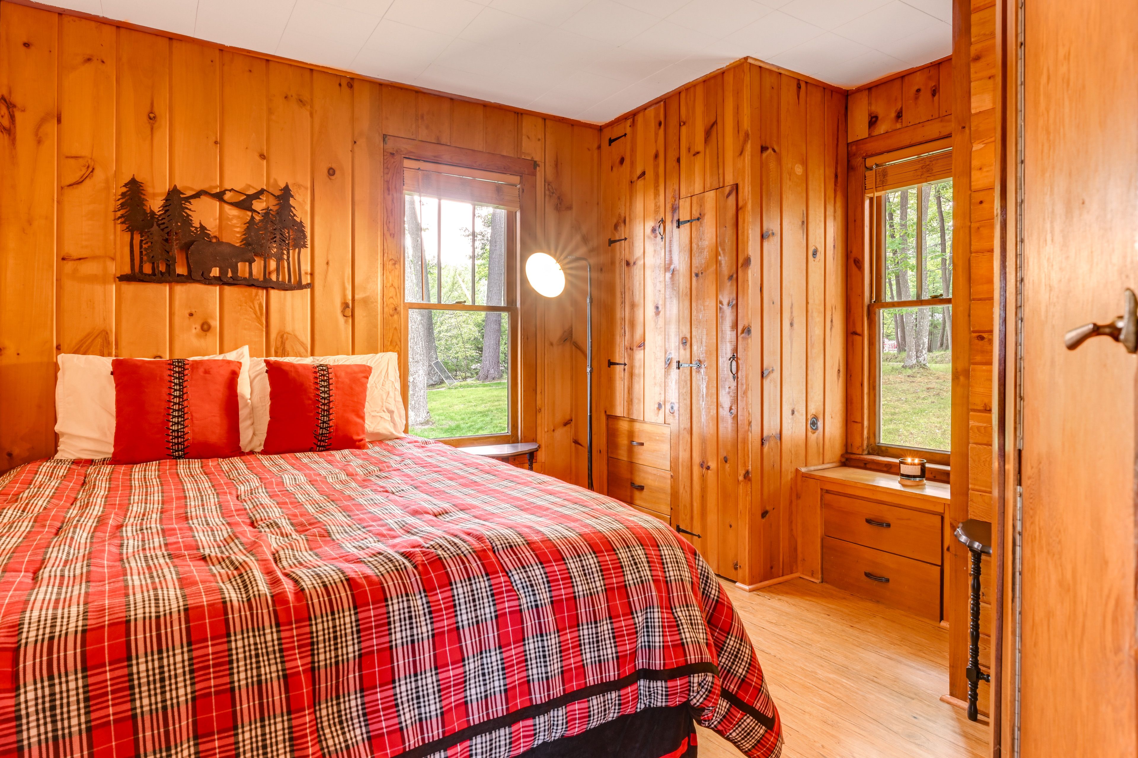 Bedroom 2 | Queen Bed