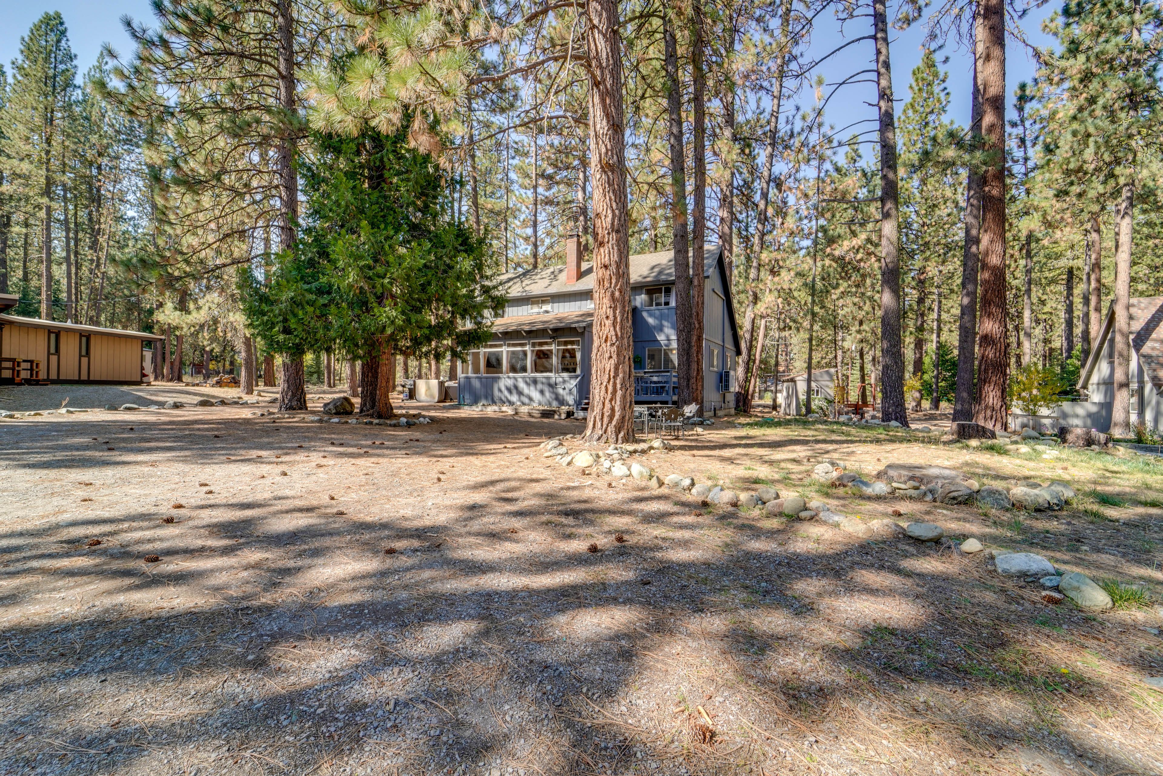 Parking | Driveway (6 Vehicles) | RV/Trailer Parking Allowed