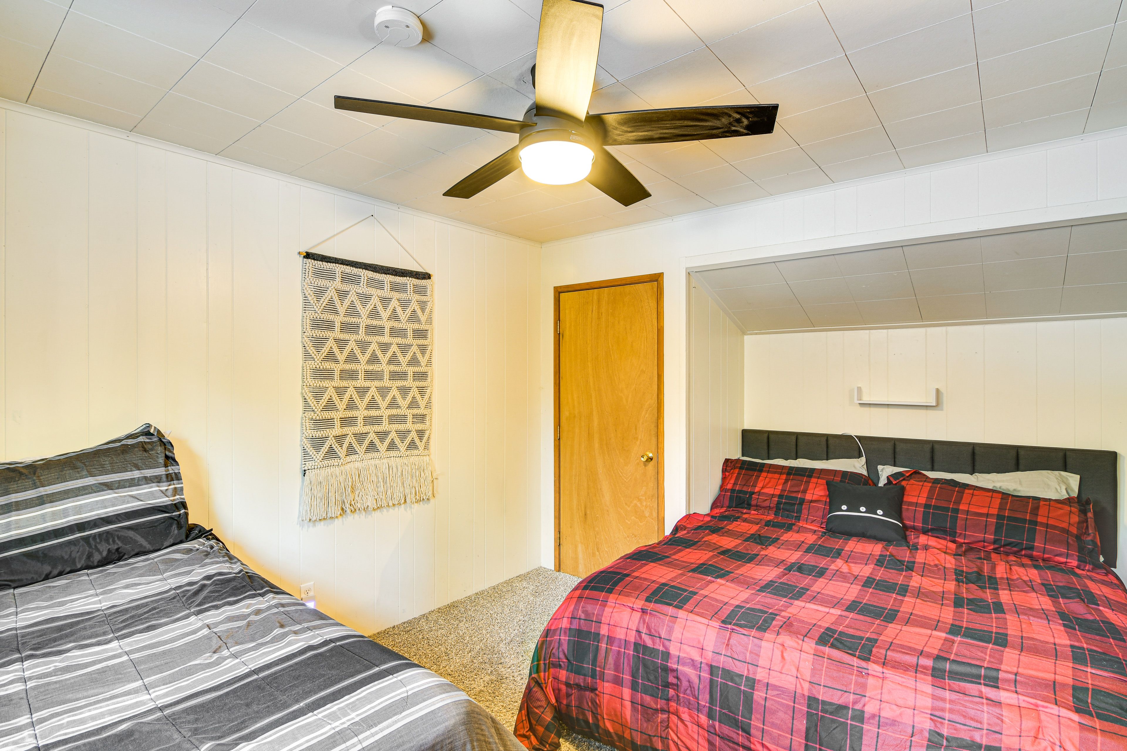 Bedroom 2 | King Bed | Twin Bed | Pack ‘n Play