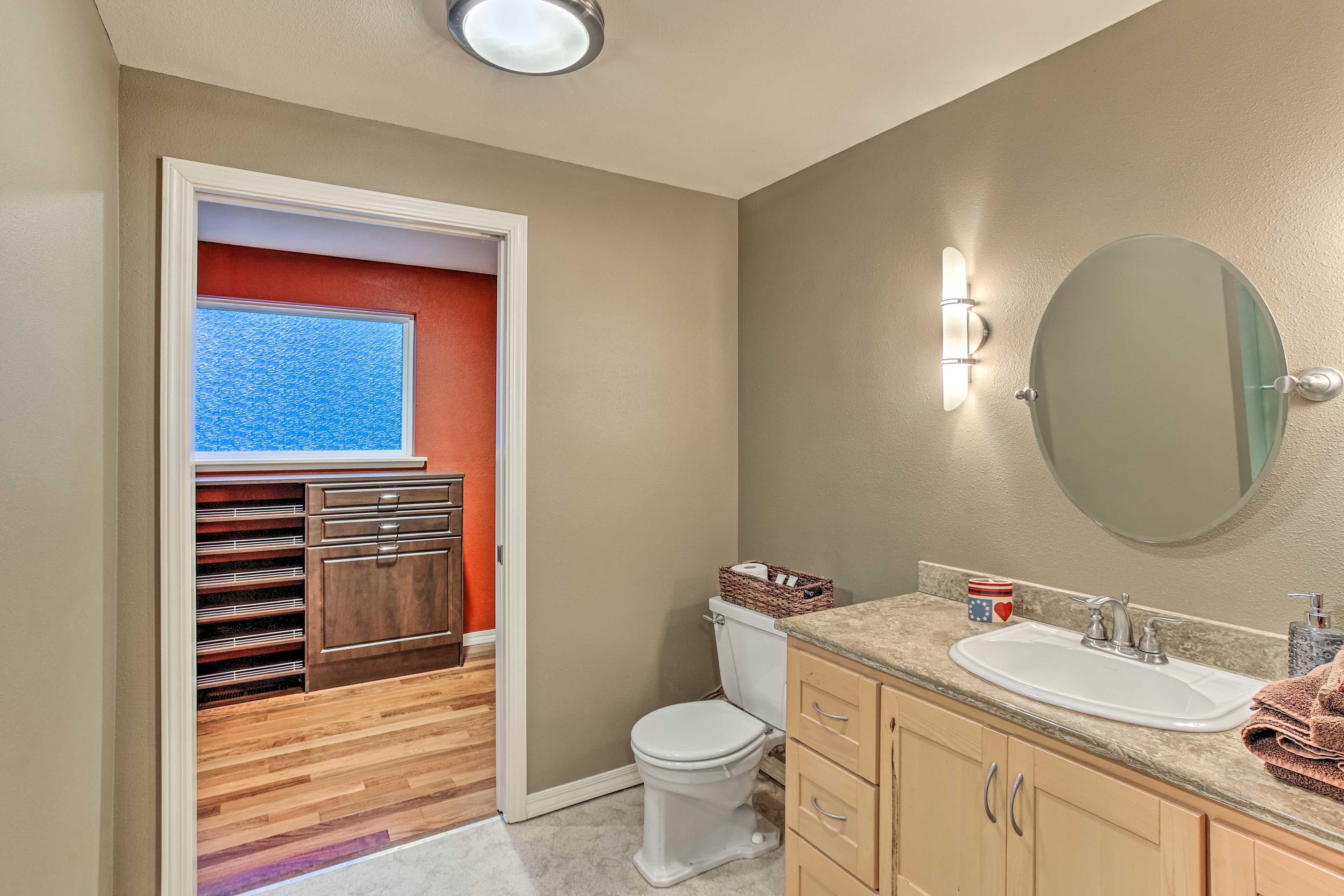 Full Bathroom | Walk-In Shower | Complimentary Toiletries