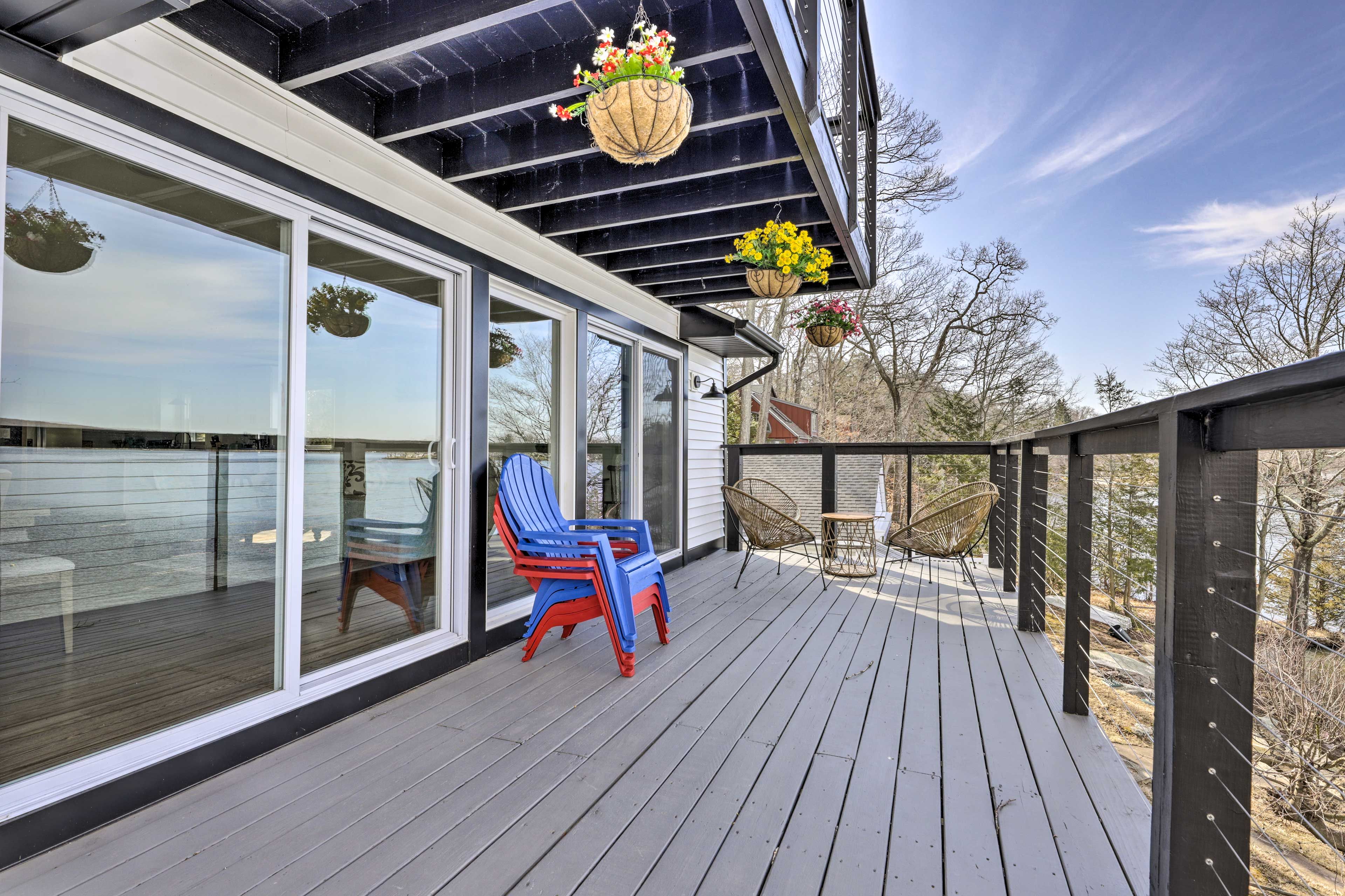 2nd-Floor Deck