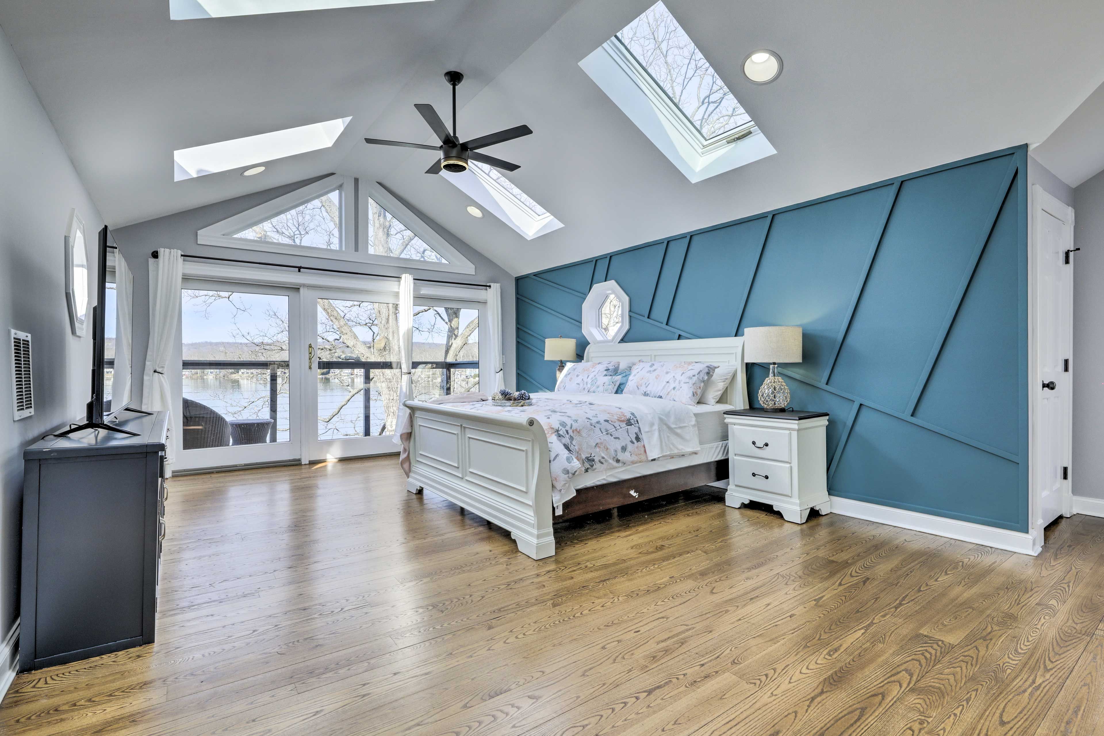 Bedroom 1 | King Bed