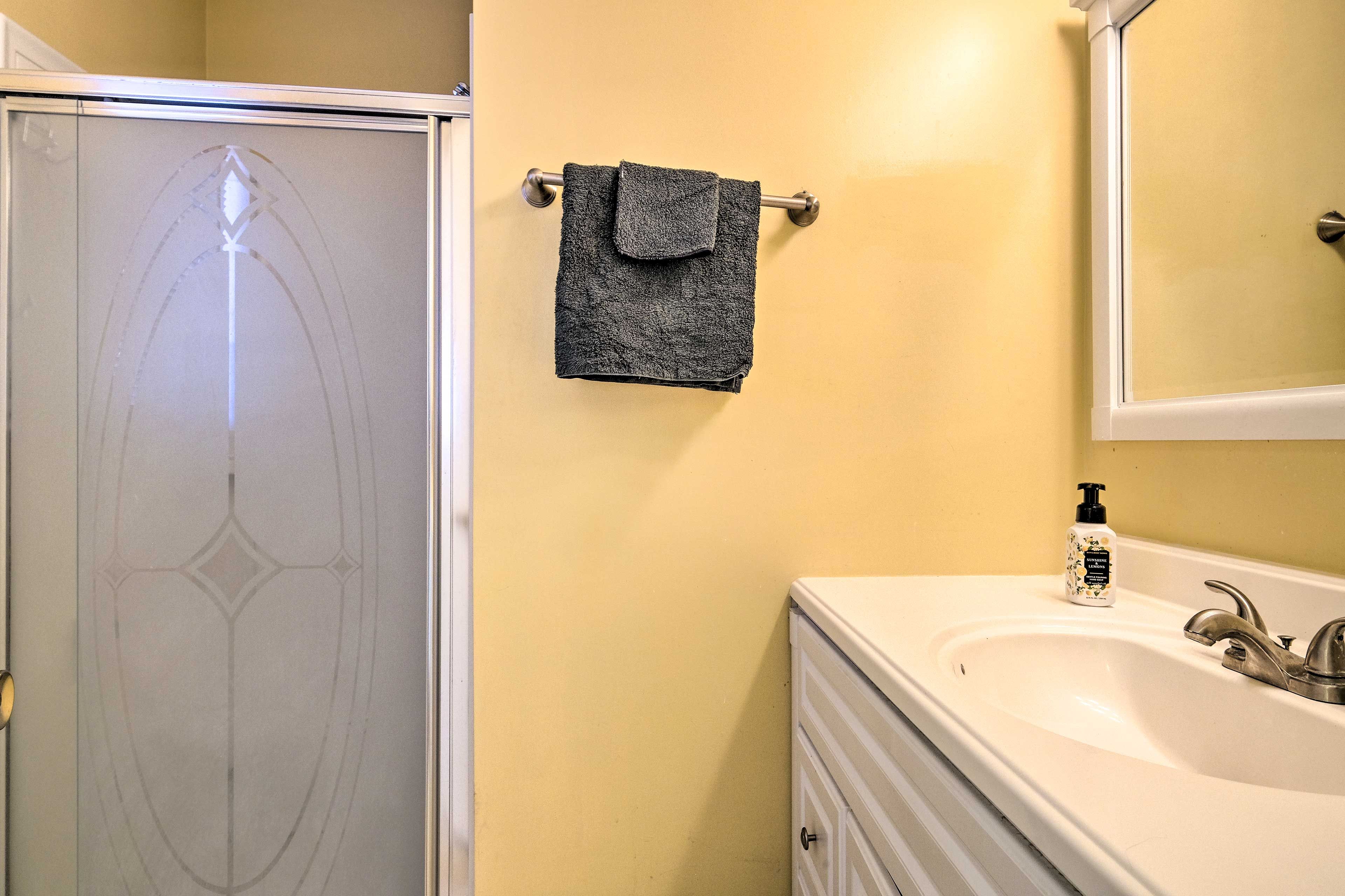 Full Bathroom | 2nd Floor
