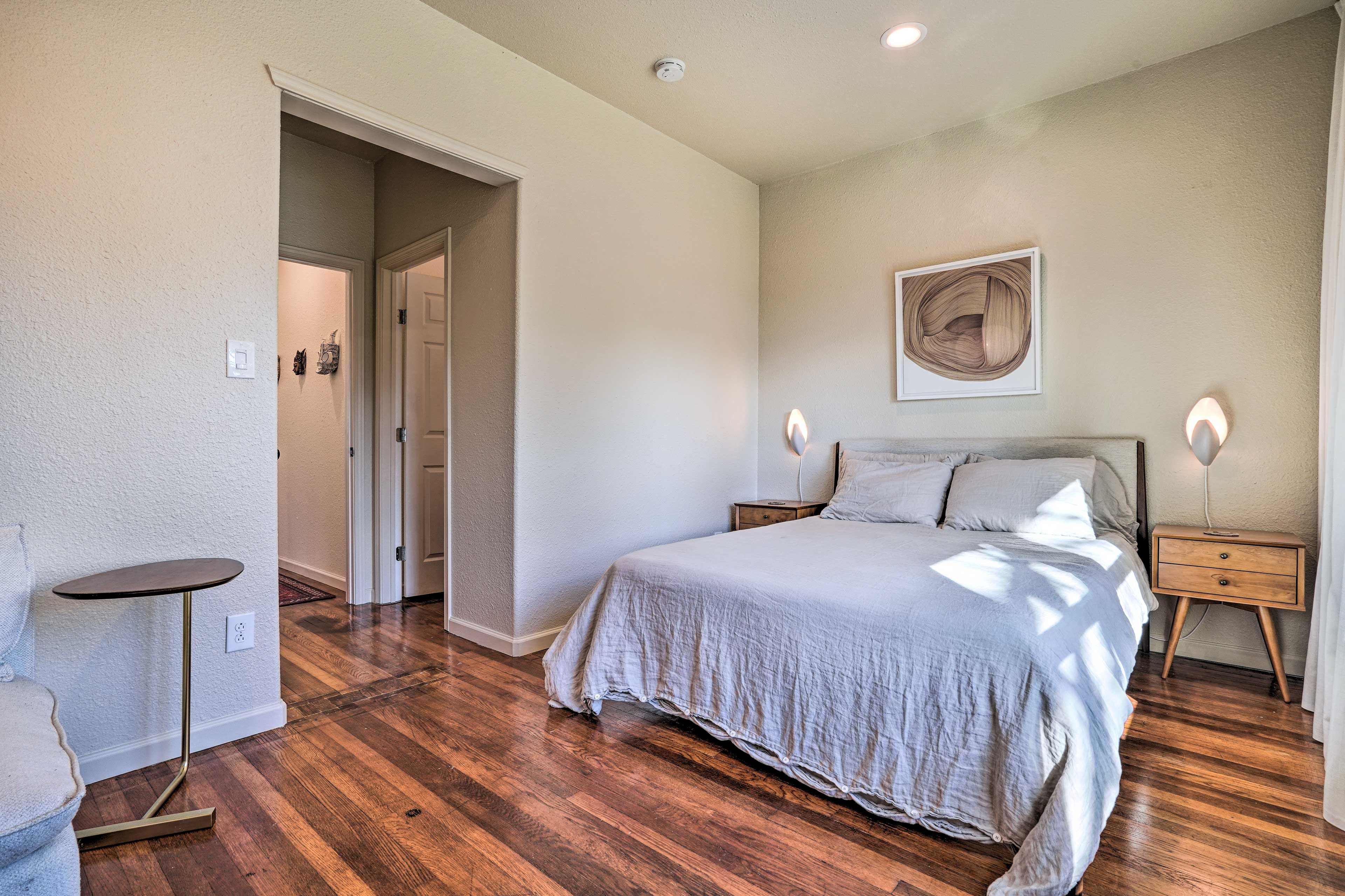 Bedroom 2 | Queen Bed