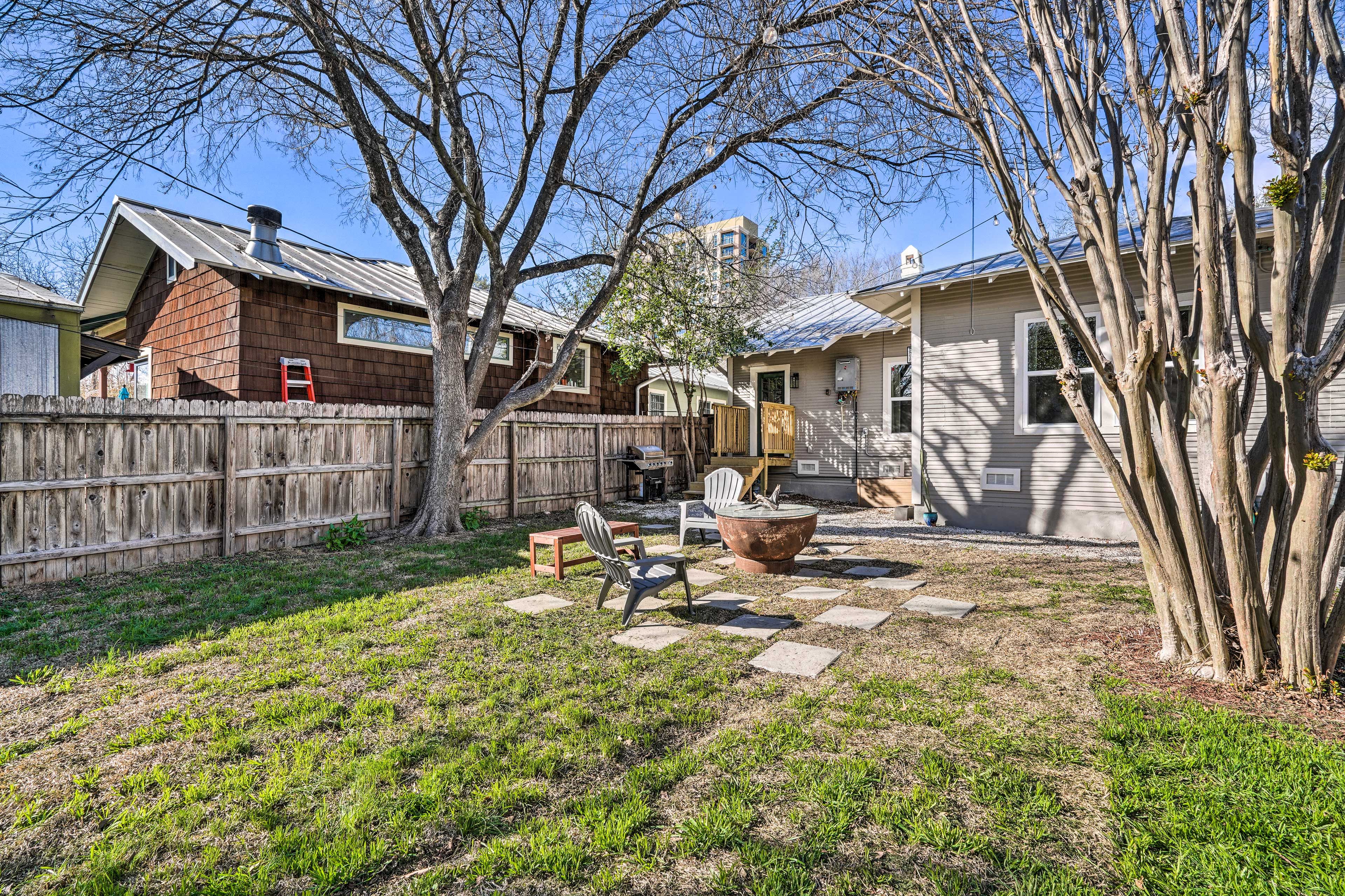 Fenced Yard | Fire Pit