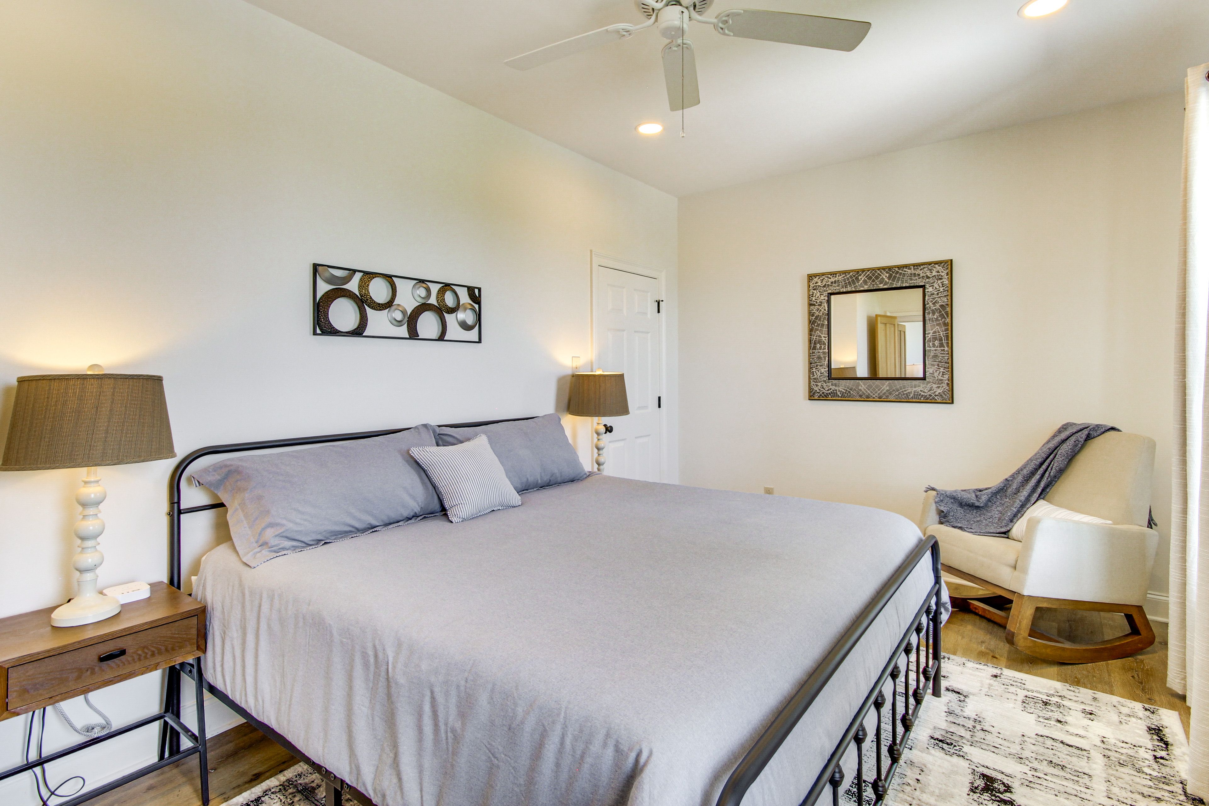 Bedroom 2 | King Bed | En-Suite Bathroom