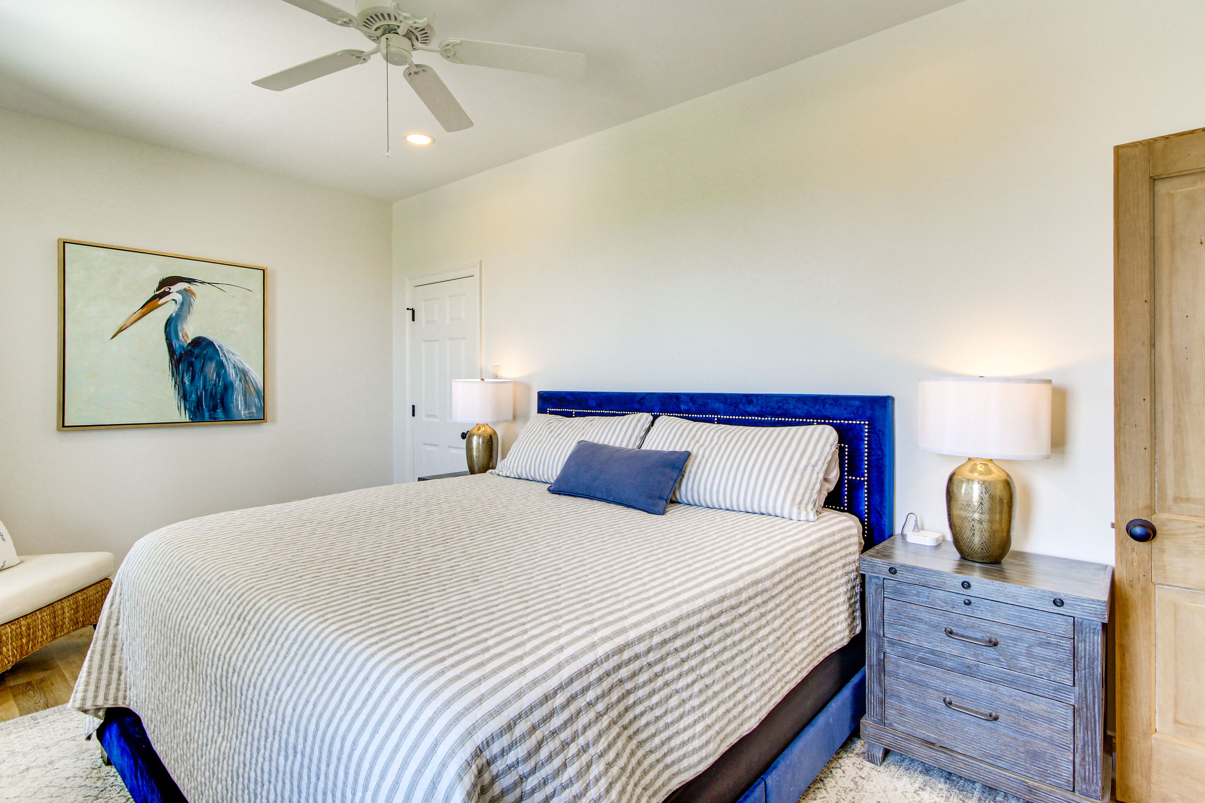 Bedroom 1 | King Bed | Smart TV | Linens Provided | En-Suite Bathroom