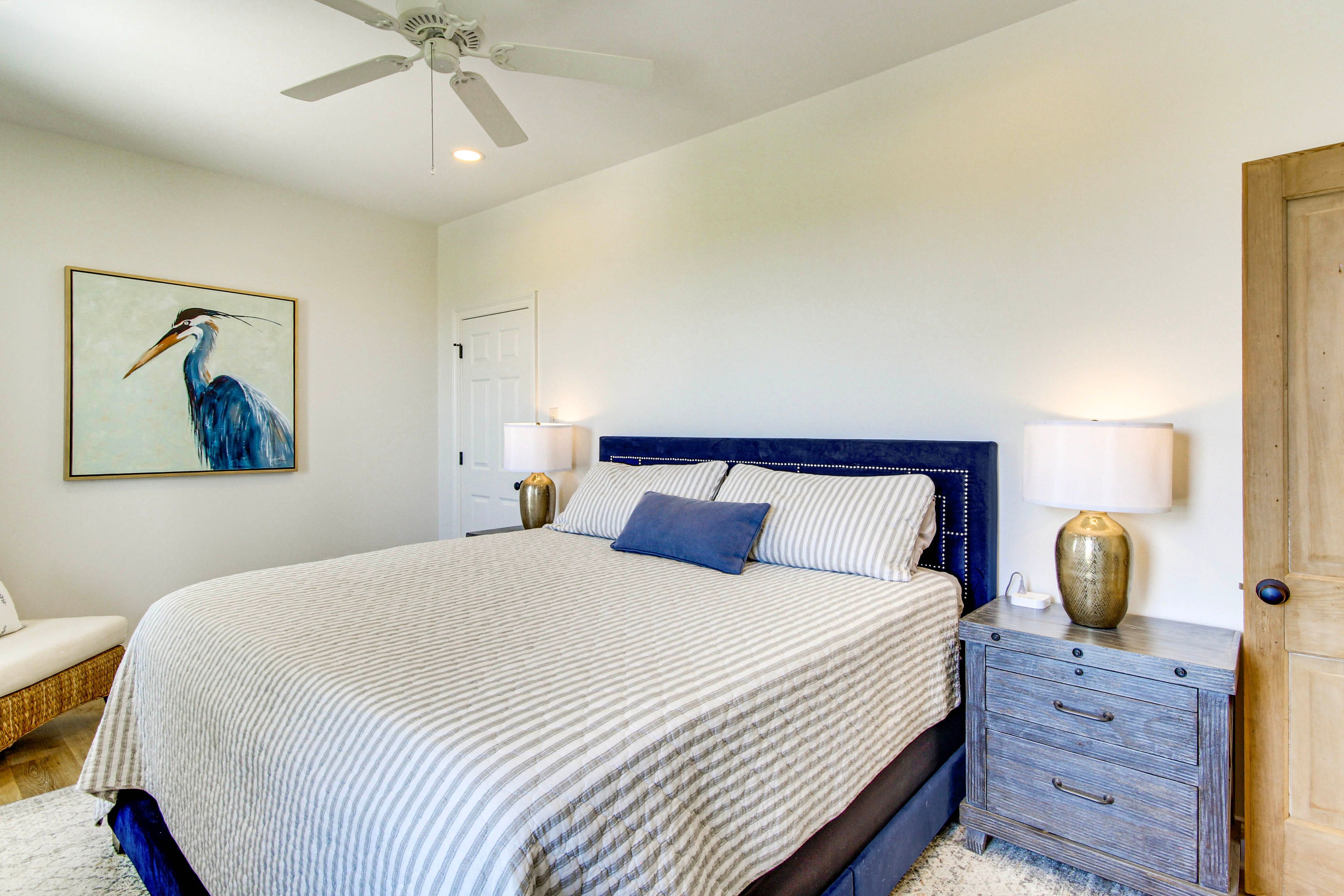 Bedroom 1 | King Bed | Smart TV | Linens Provided | En-Suite Bathroom