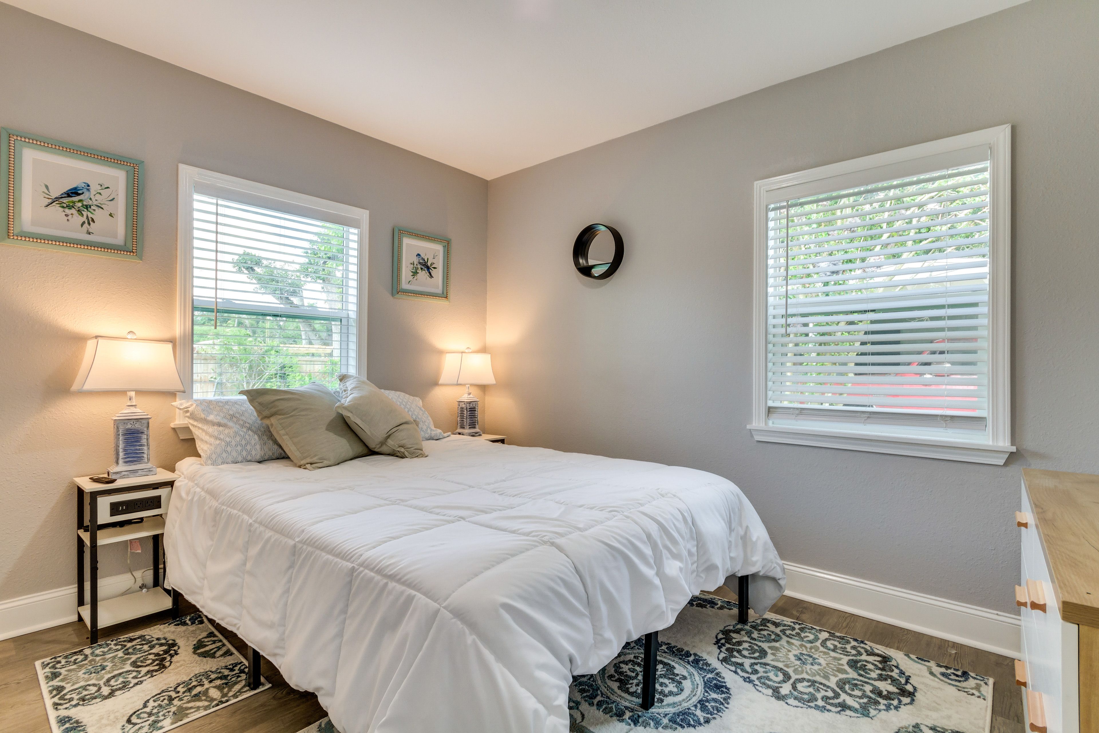 Bedroom 2 | Queen Bed