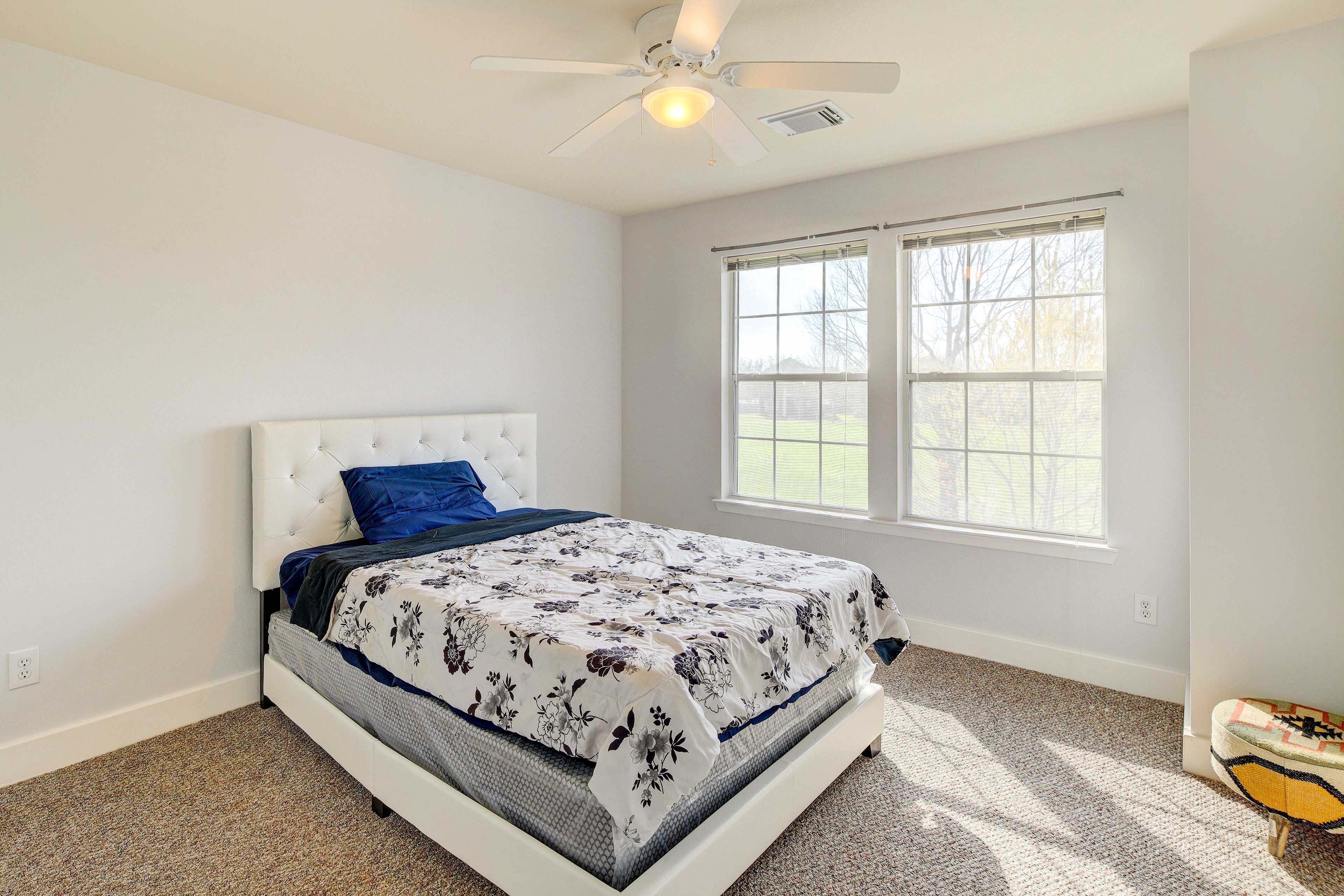 Bedroom 3 | Queen Bed