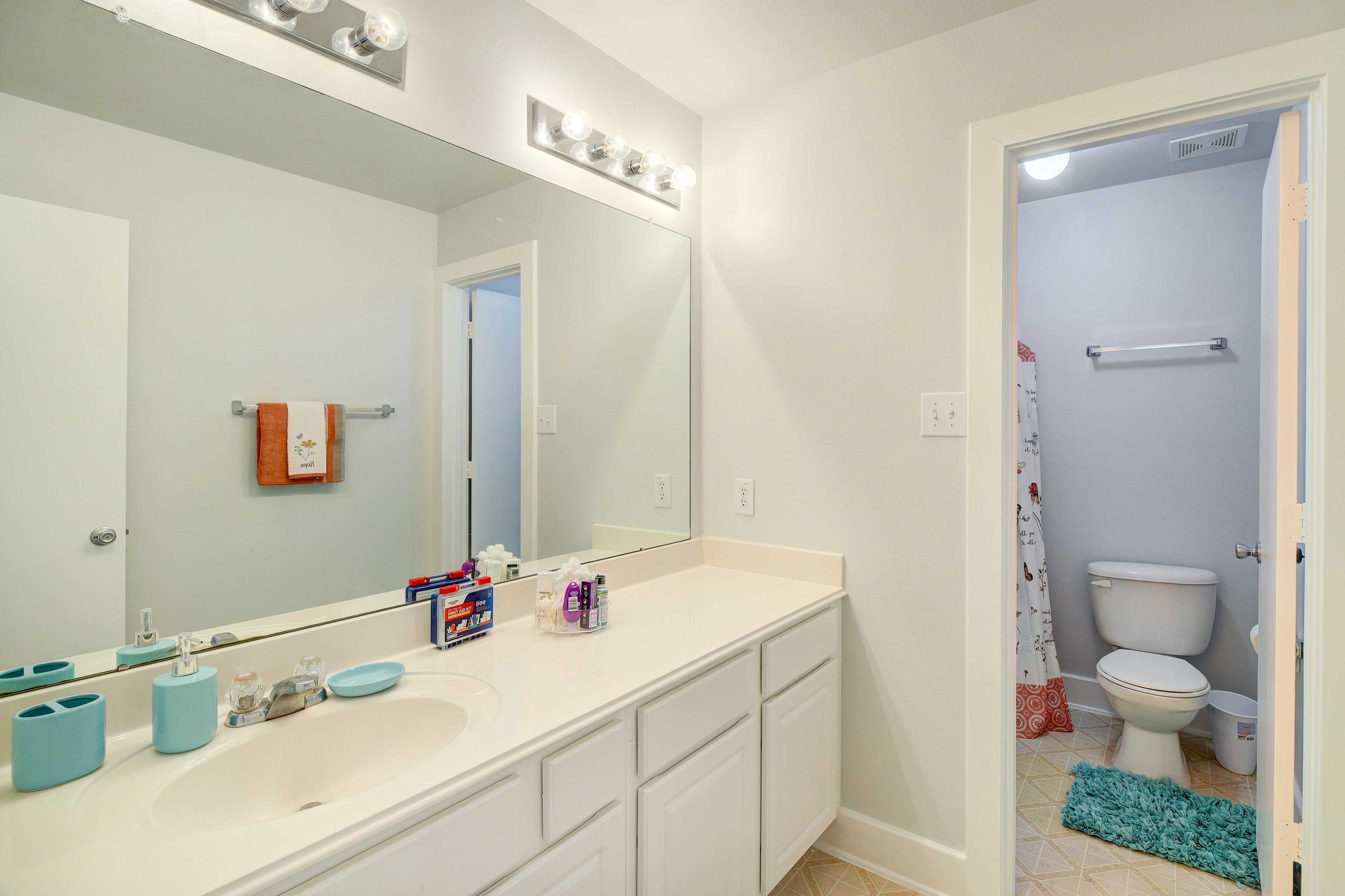 Bathroom | Towels Provided | Complimentary Toiletries
