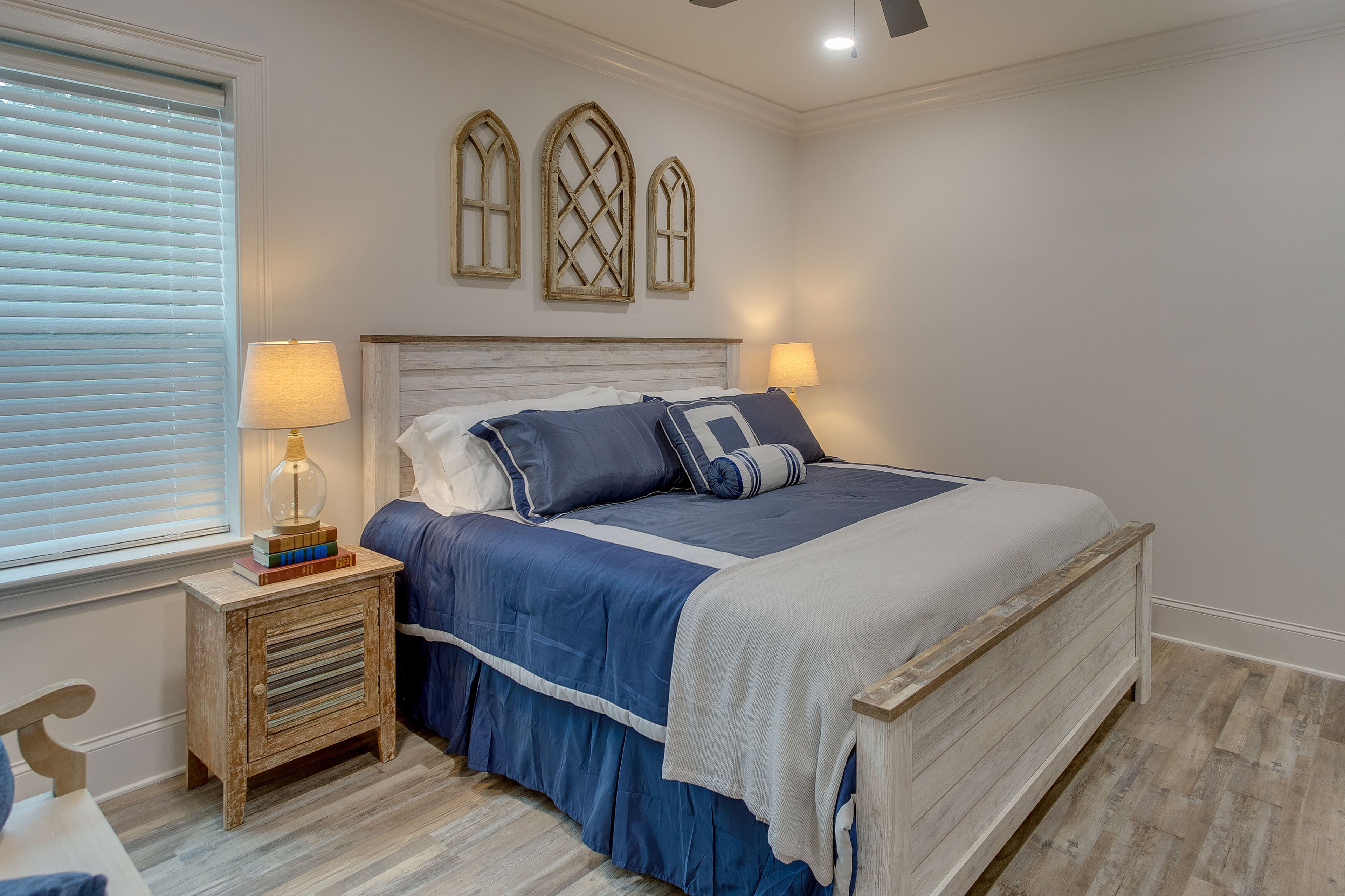 Bedroom | King Bed | Linens Provided | Smart TV | Hangers | En-Suite Bathroom
