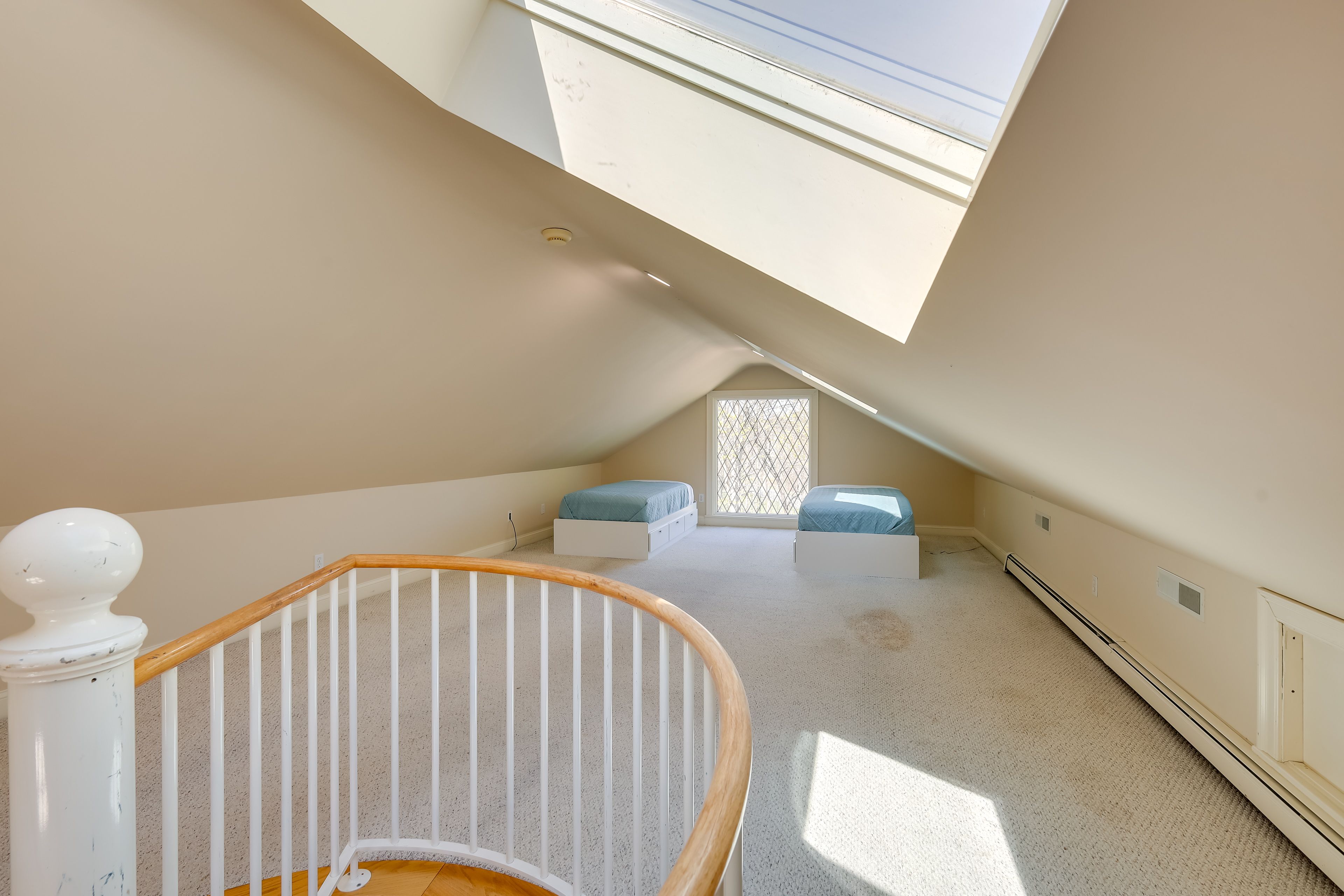 Lofted Space | 2 Twin Beds