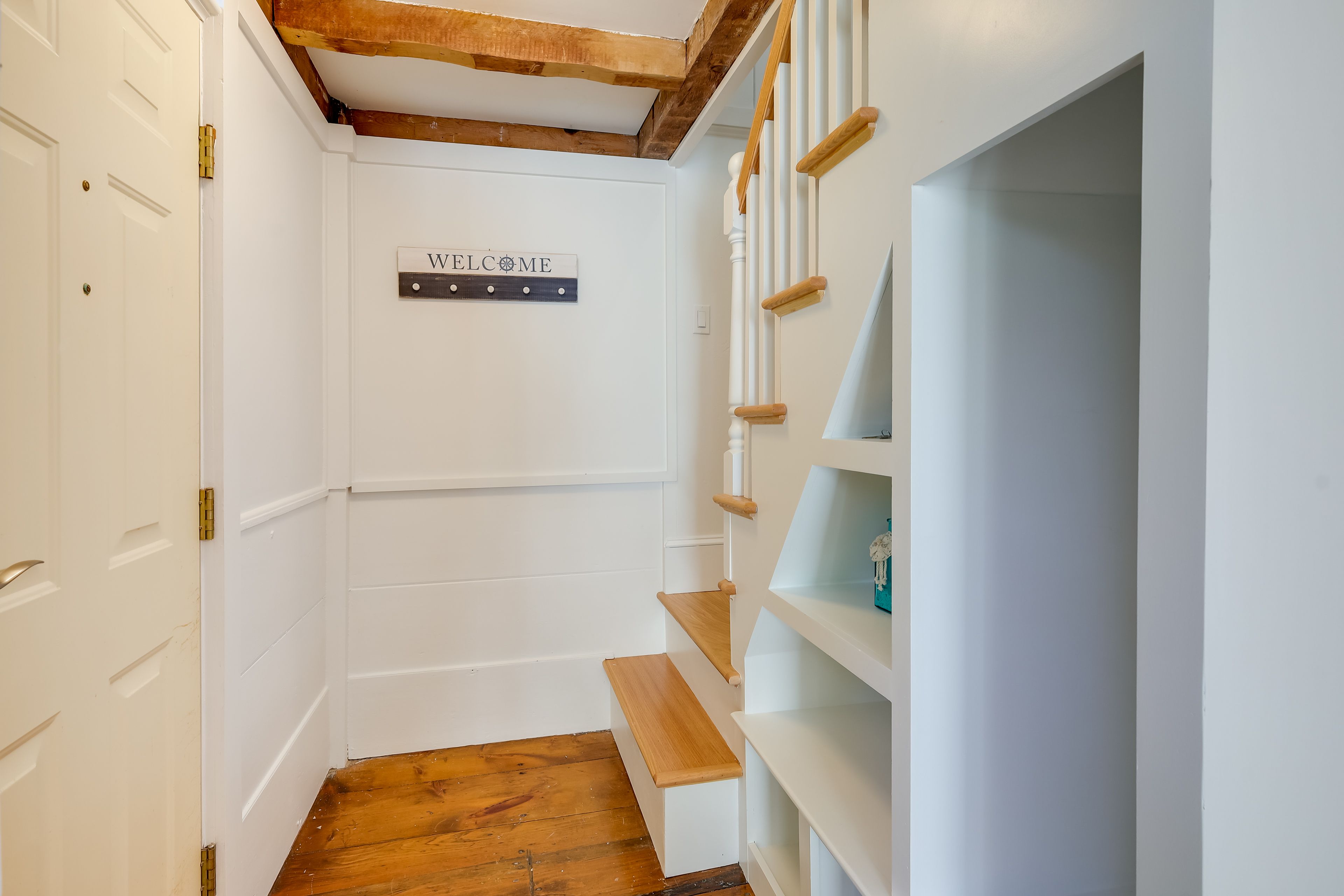 Stairs to 2nd Level