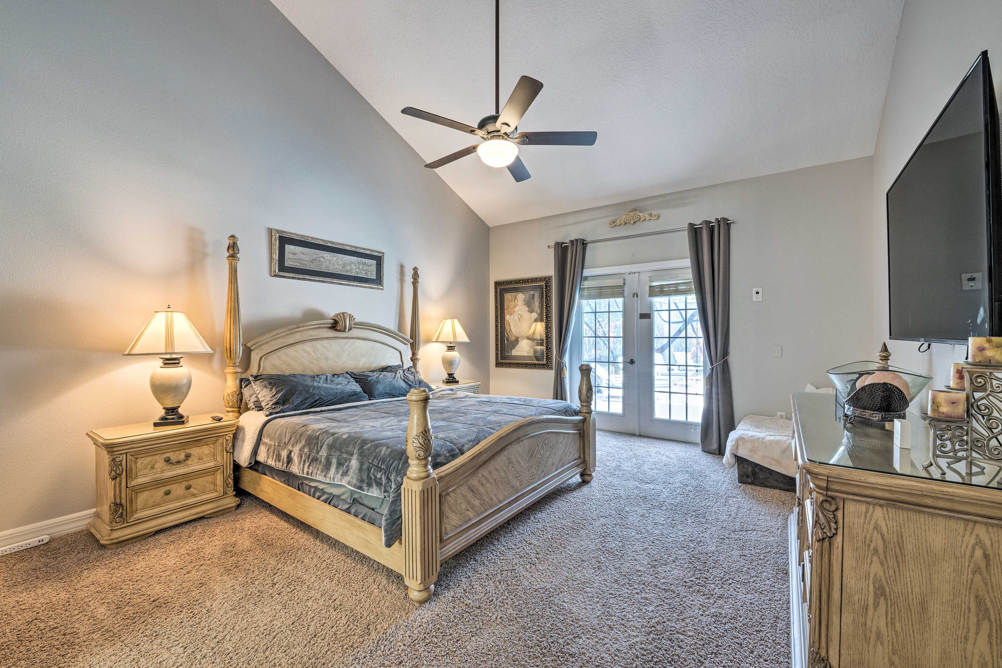 Bedroom Suite | 1st Floor | King Bed | Flat-Screen TV