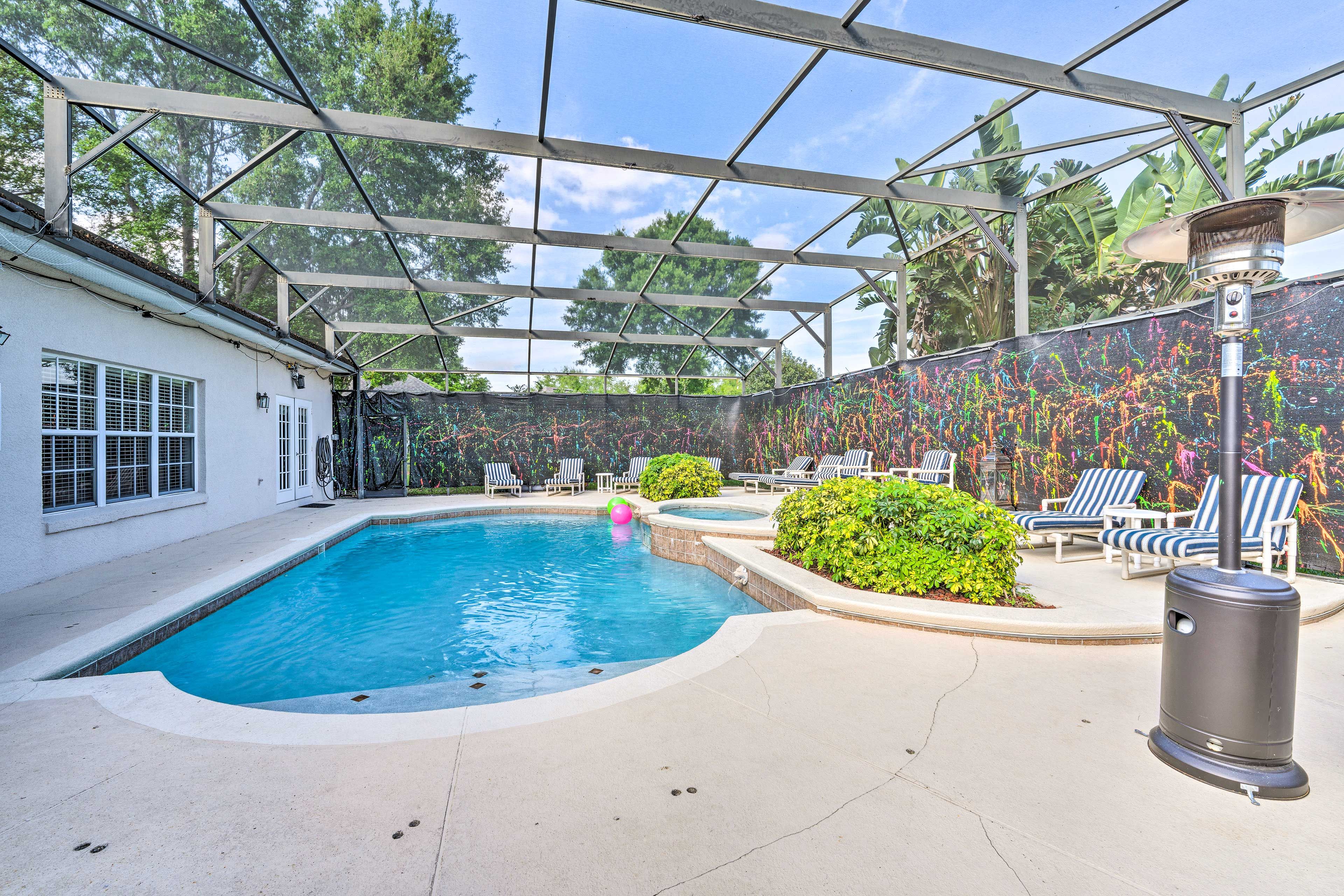 Glow-in-the-Dark Lanai | Heated Pool (Depth 3’-5.5’) | Spa | Outdoor Dining