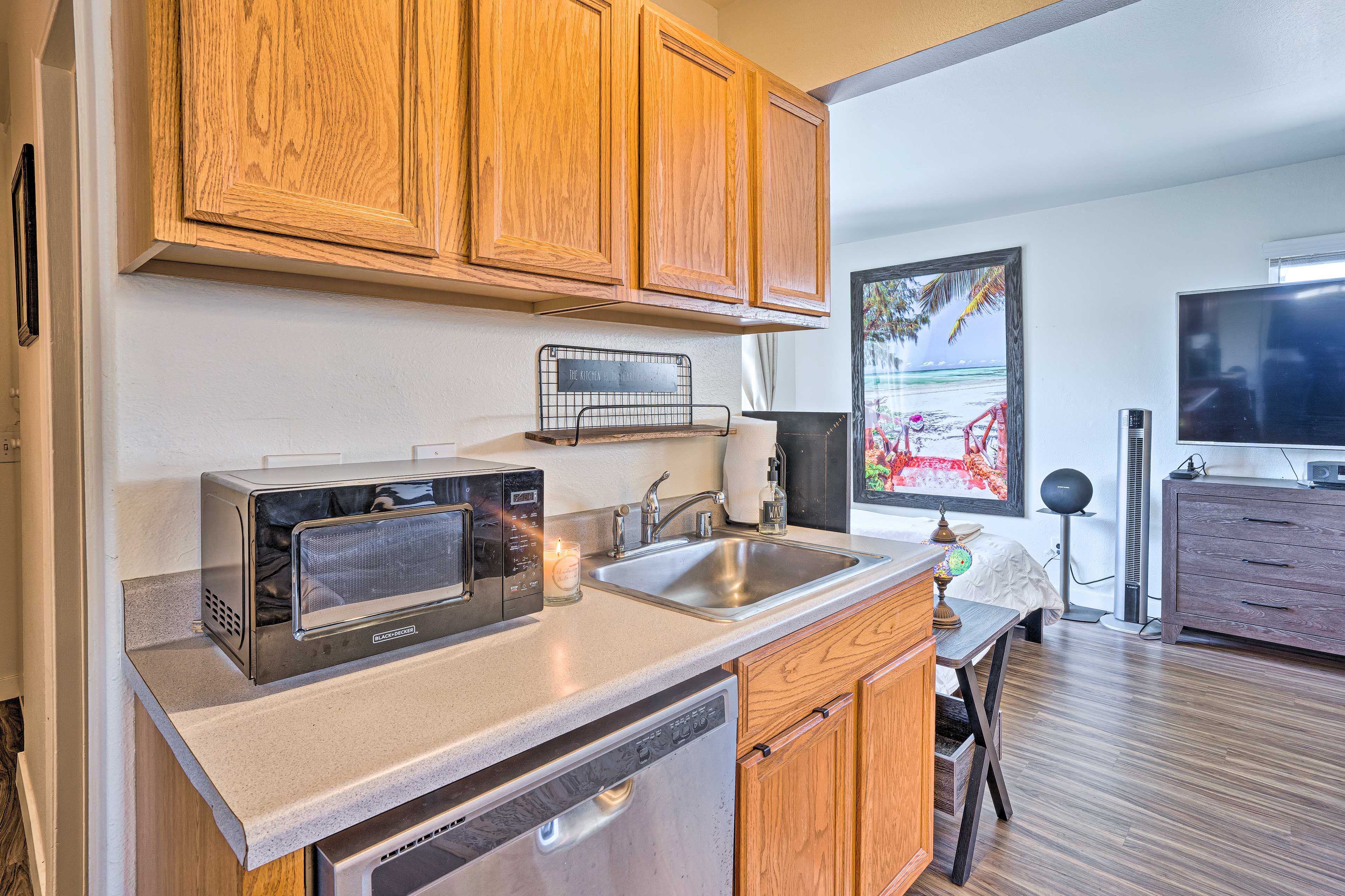 Kitchenette | Microwave | Dishwasher