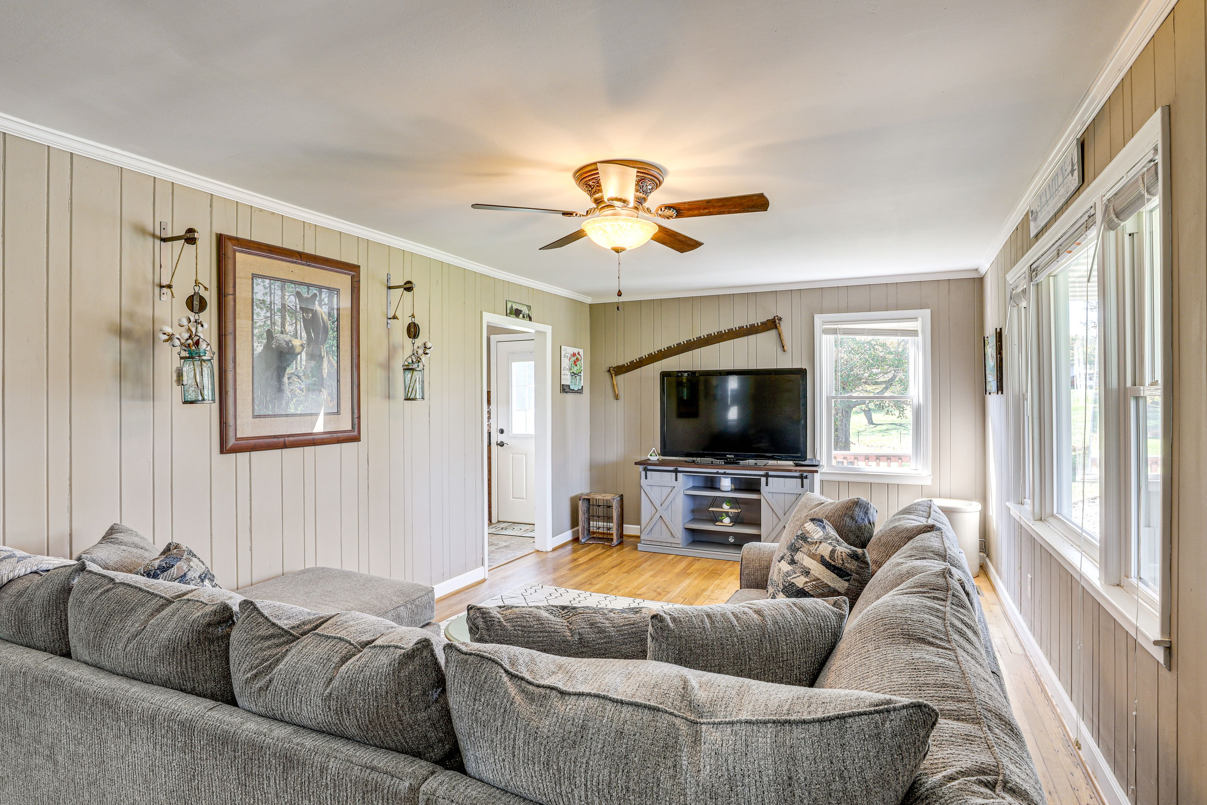 Living Room | Flat-Screen TV w/ Roku | Central Air Conditioning