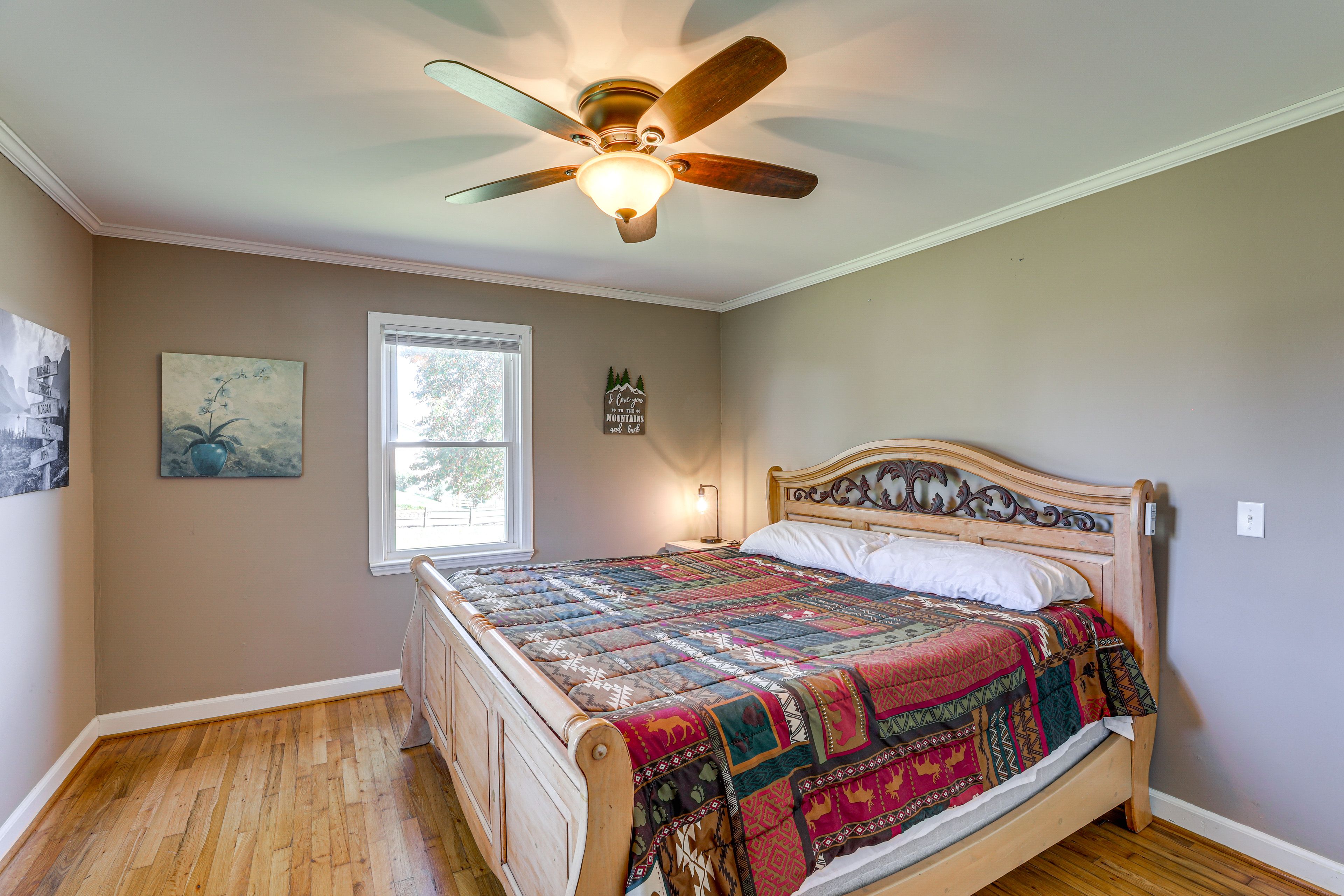 Bedroom 1 | King Bed