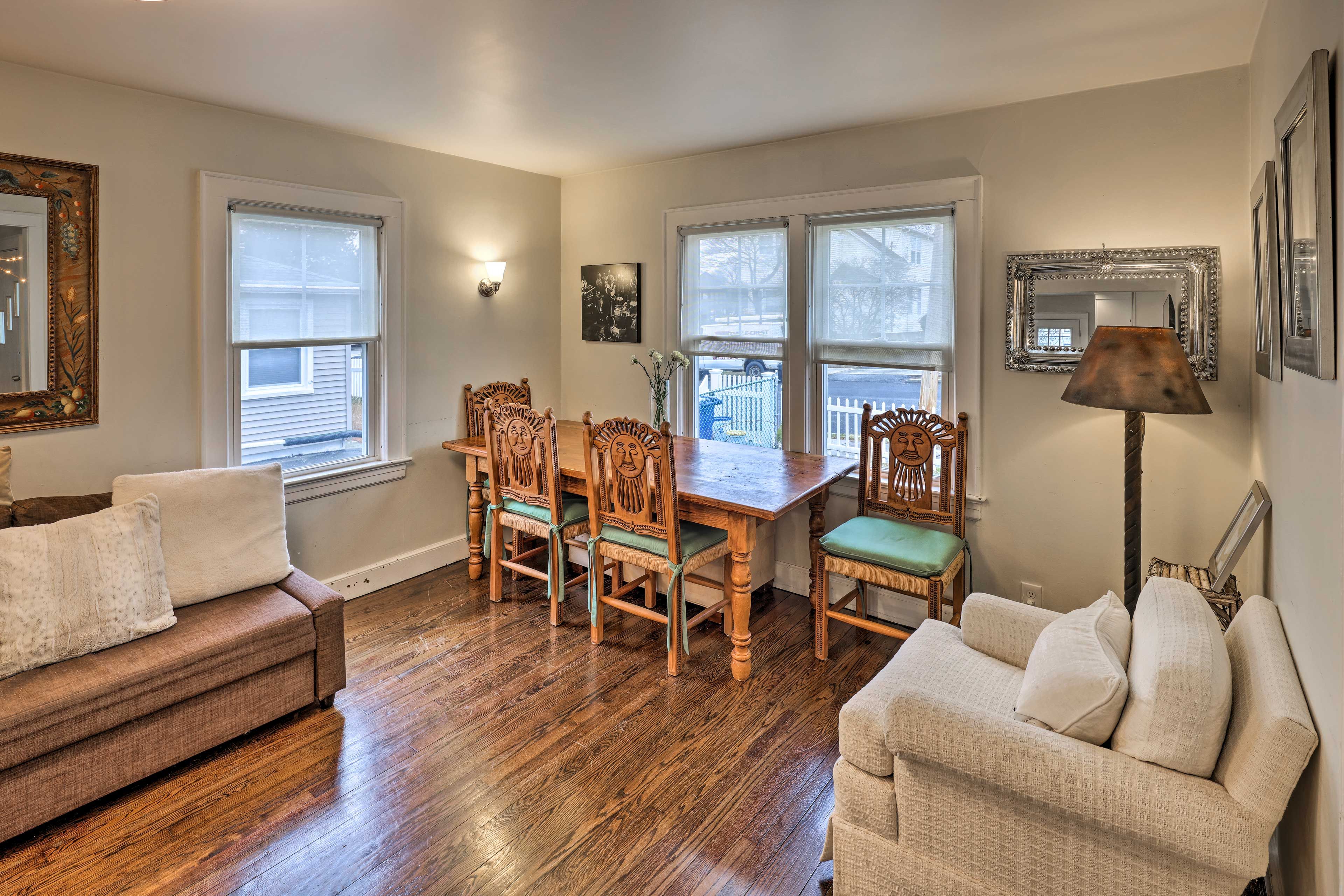 Dining Area | Dishware Provided
