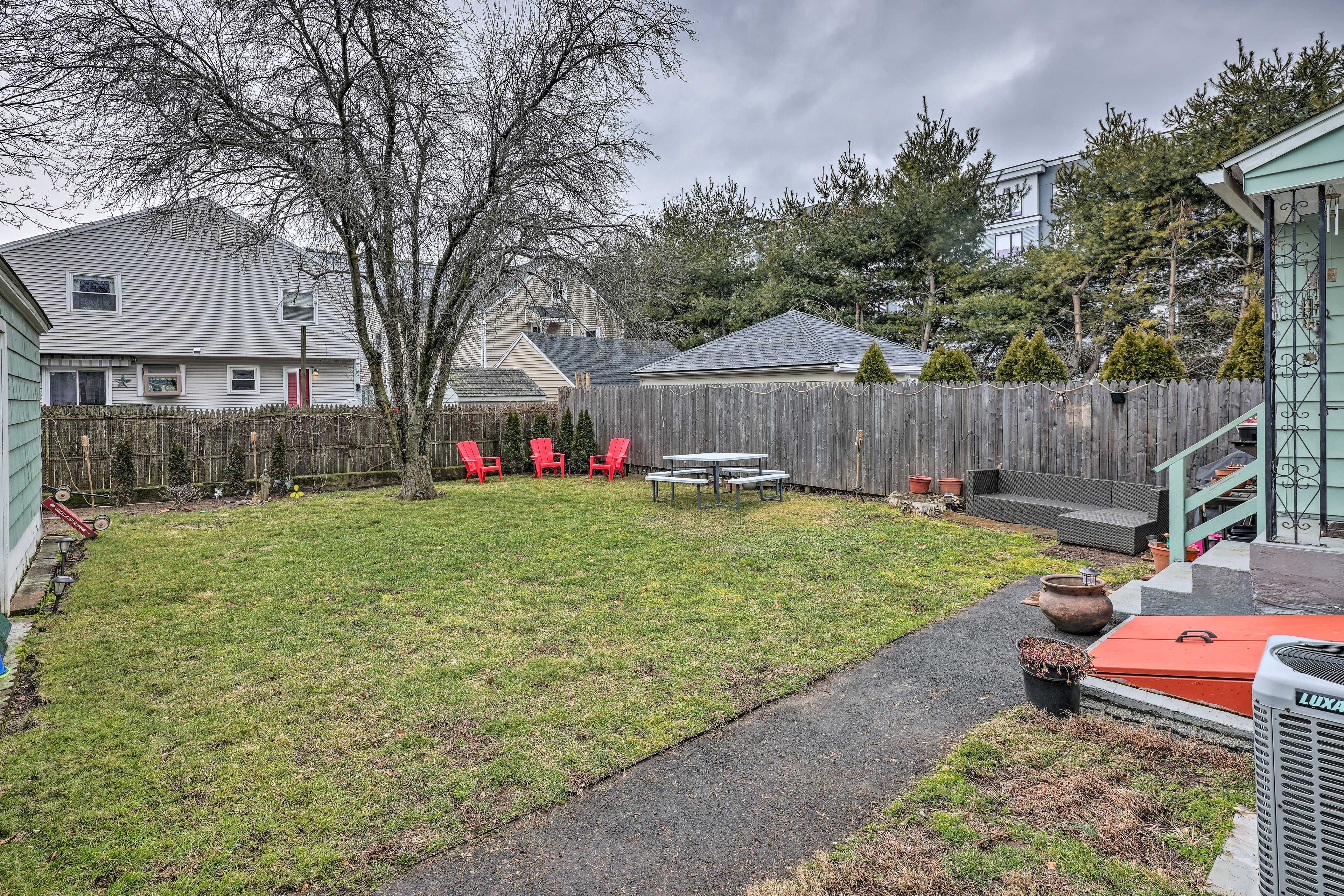 Backyard | Picnic Area