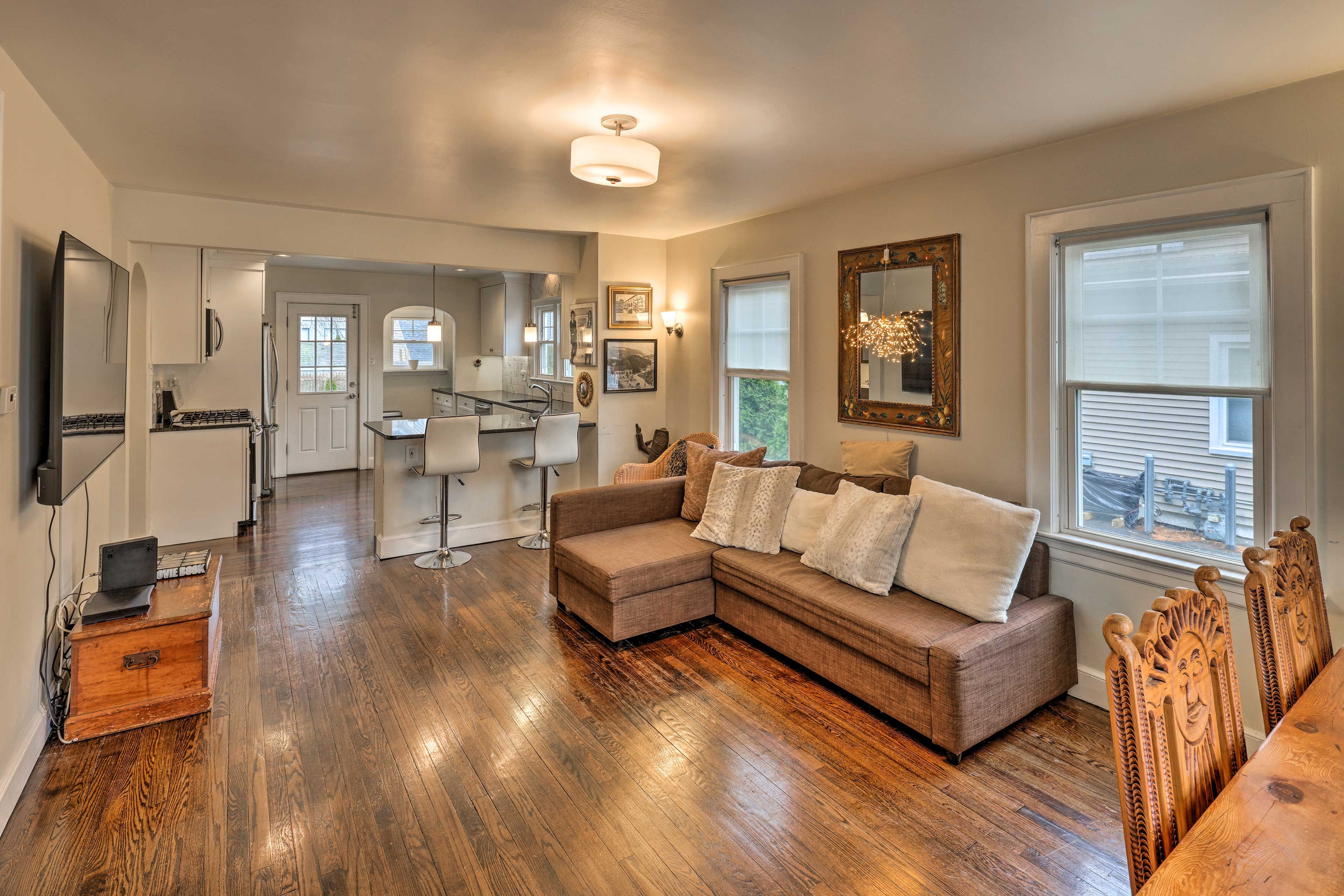 Living Area | Cable TV