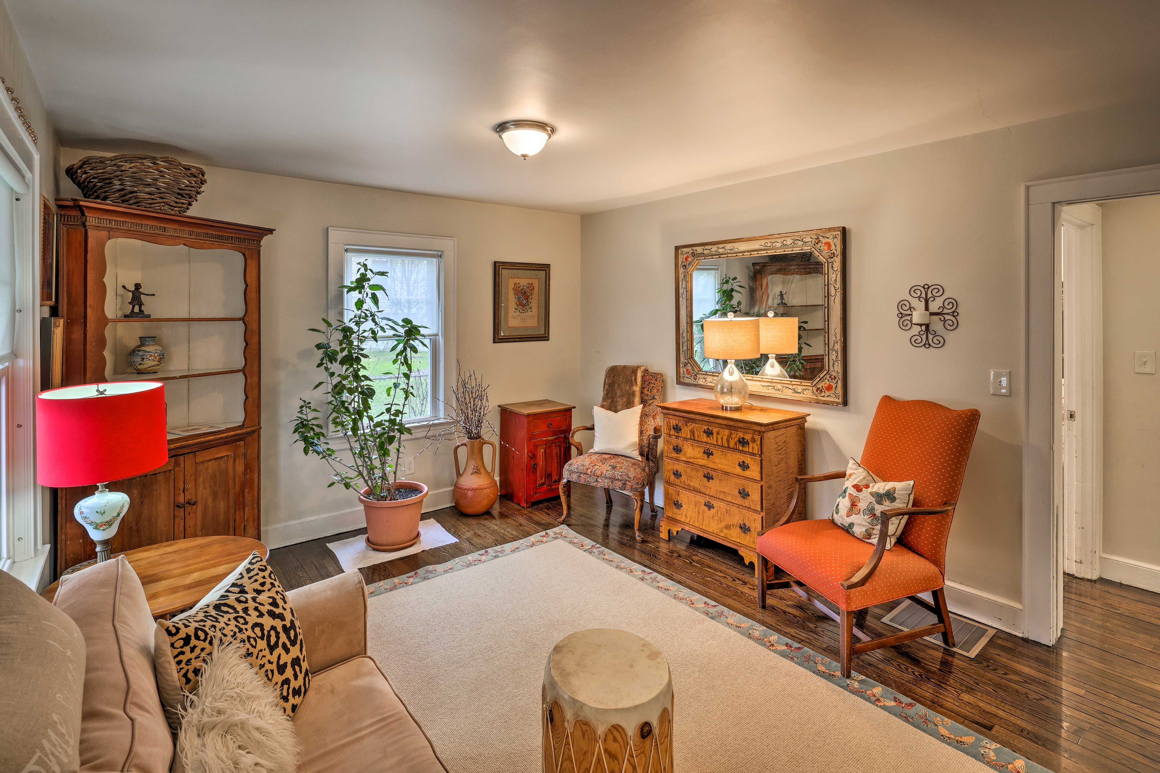 Sitting Room | Free WiFi | Central A/C