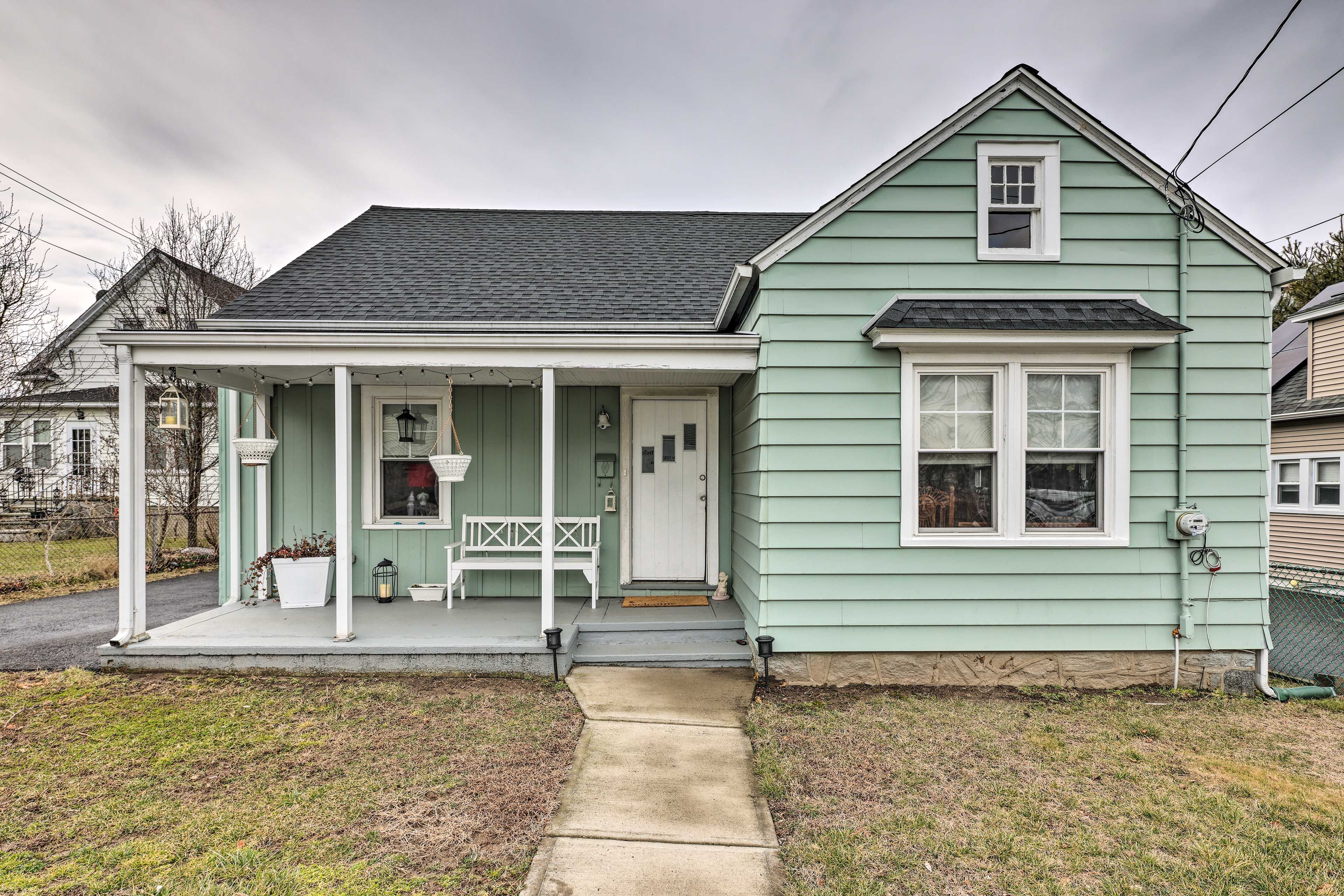 House Exterior | Front Porch