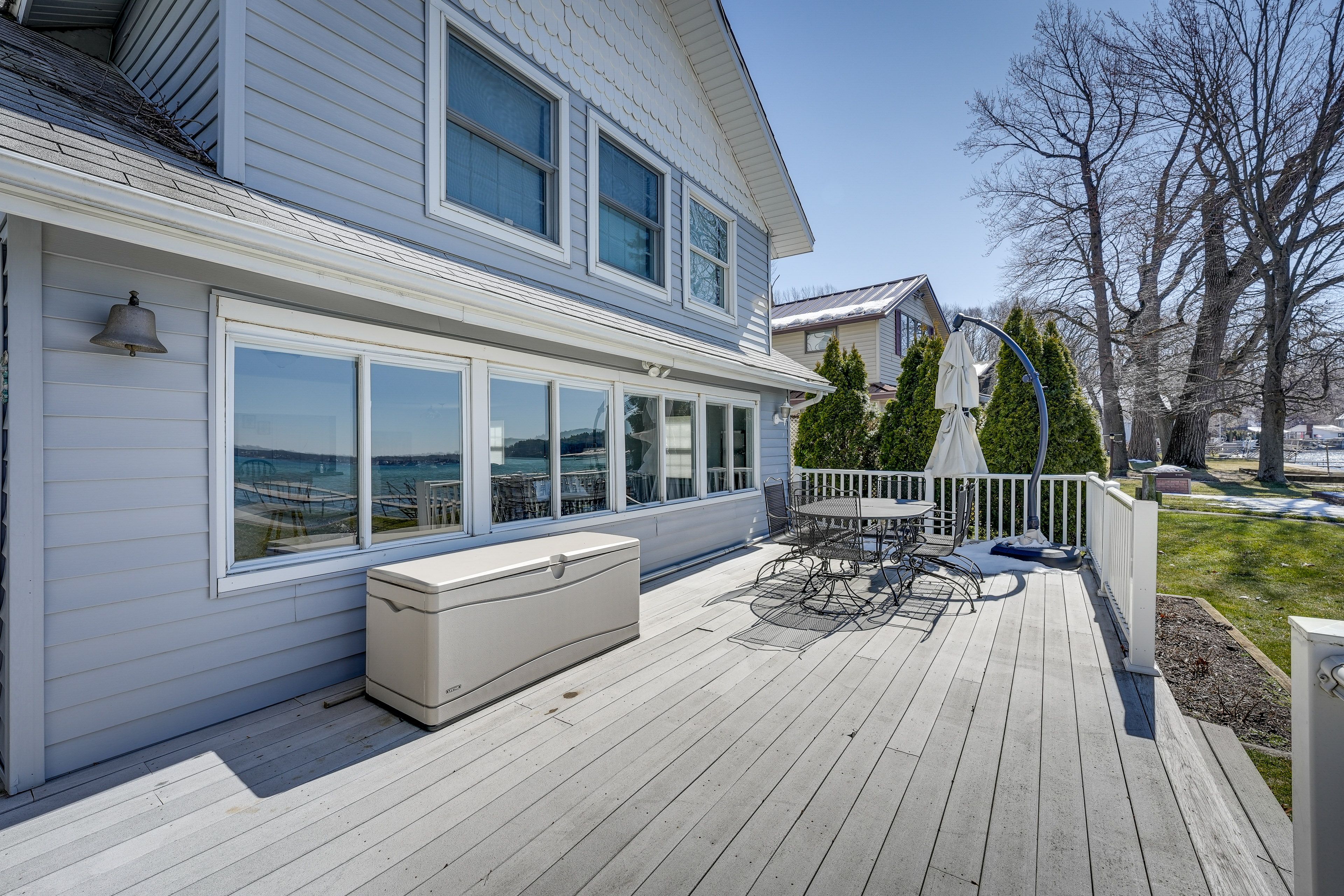 Deck | Gas Grill | Outdoor Seating & Dining | Sun Umbrella