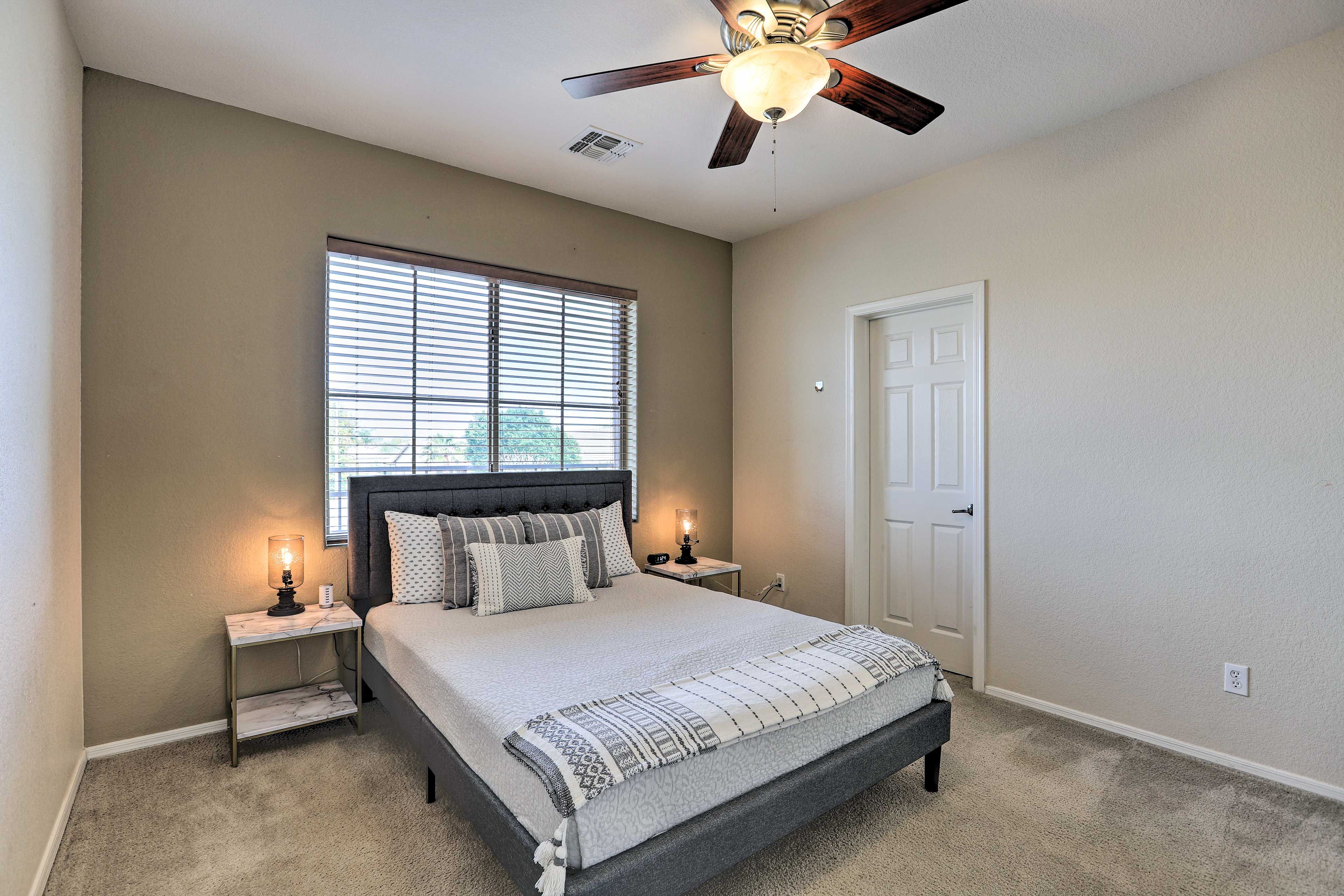 Bedroom 4 | Queen Bed