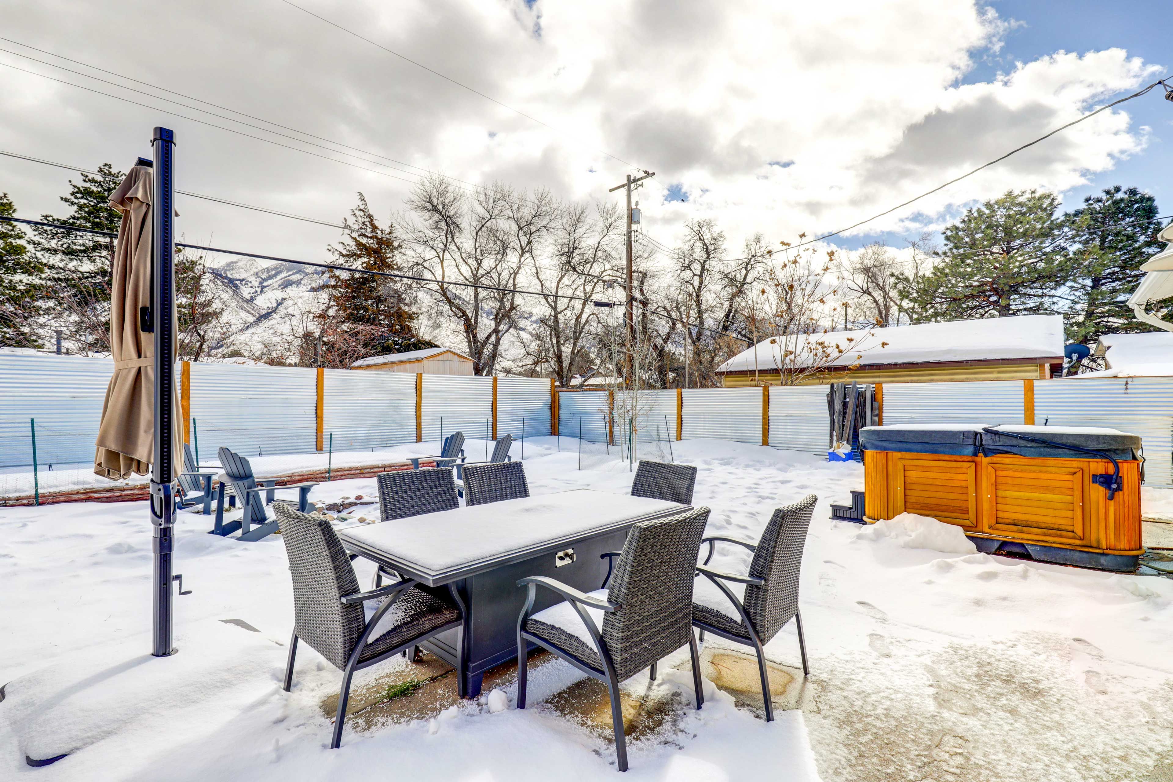 Outdoor Space | Private Deck | Gas Grill