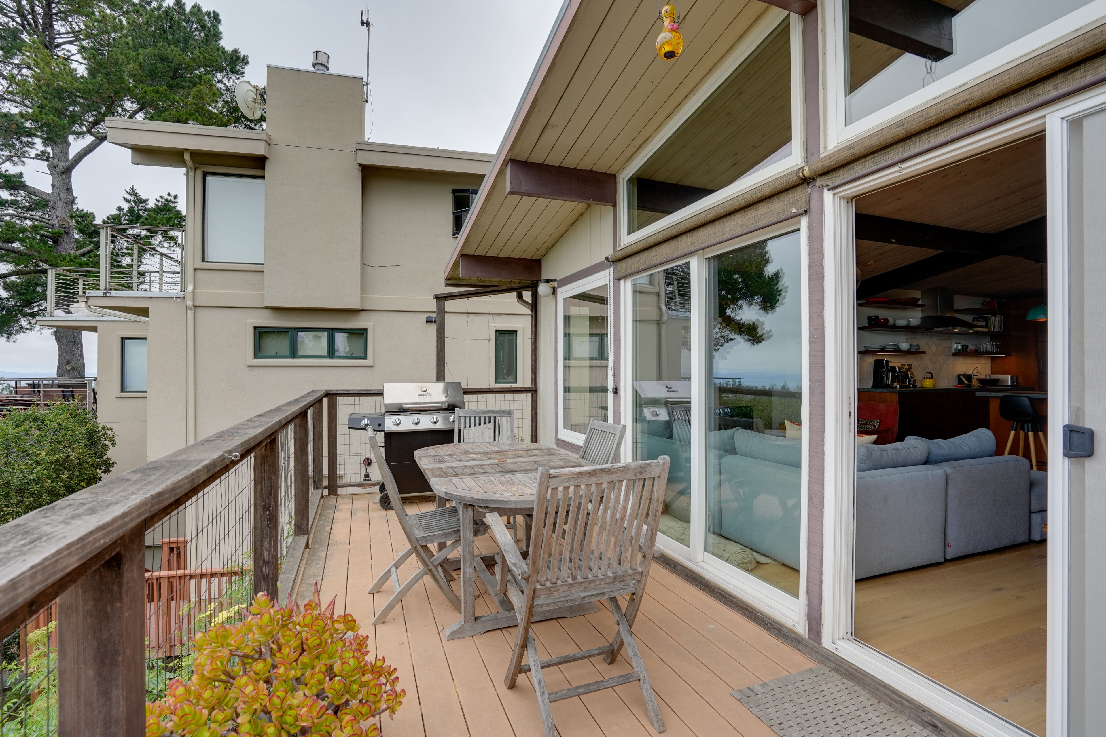 Deck | Gas Grill